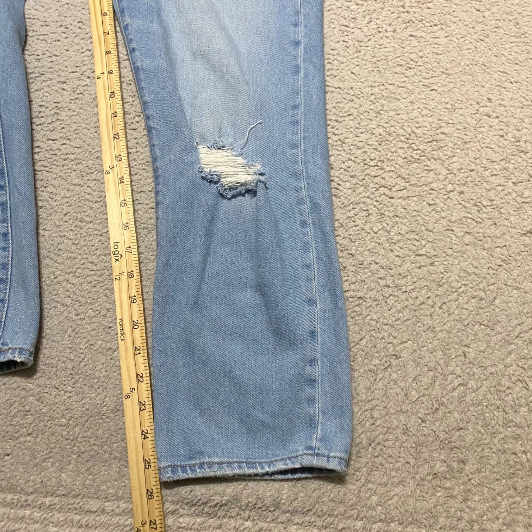 J.Crew J.CREW Jeans Blue Denim Light Wash Distressed Mid Rise 28 Adults Womens Straight 5-Pocket Denim Size 28" / US 6 / IT 42 - 3 Thumbnail
