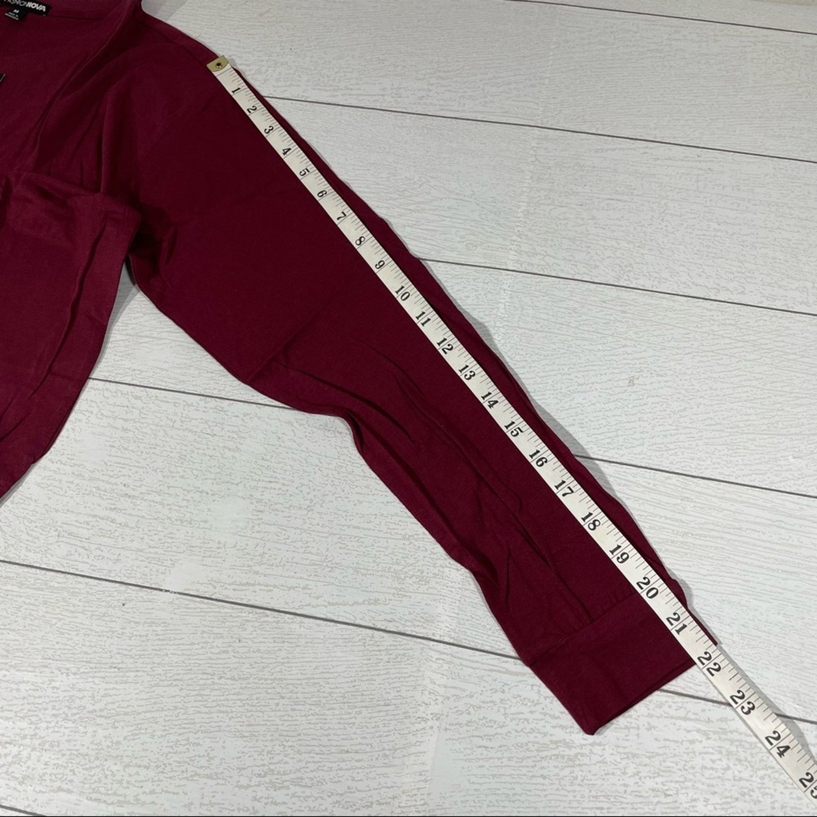 Other FASHION NOVA Wine Cropped Long Sleeved Tee Size M NWT Size M / US 6-8 / IT 42-44 - 7 Thumbnail
