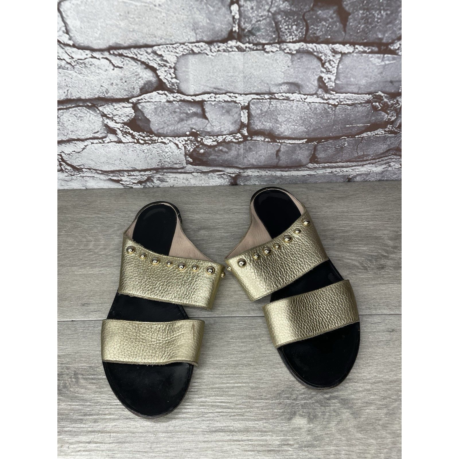 Lanvin Lanvin Gold Leather Straps Flats Slides Studded Sandals Wome Size US 8.5 / IT 38.5 - 9 Thumbnail