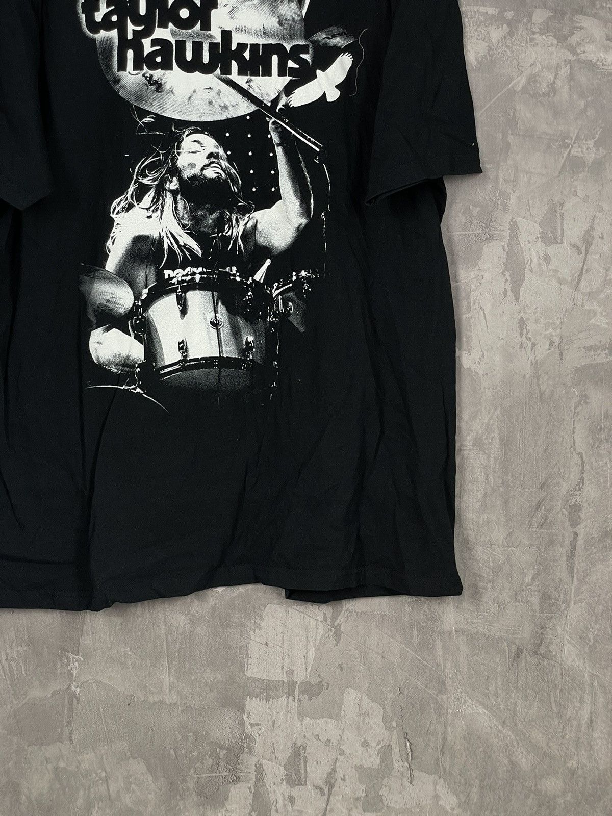 Band Tees × Vintage Taylor Hawkins Print All Over Me Vintage T shirt Size US XL / EU 56 / 4 - 6 Thumbnail