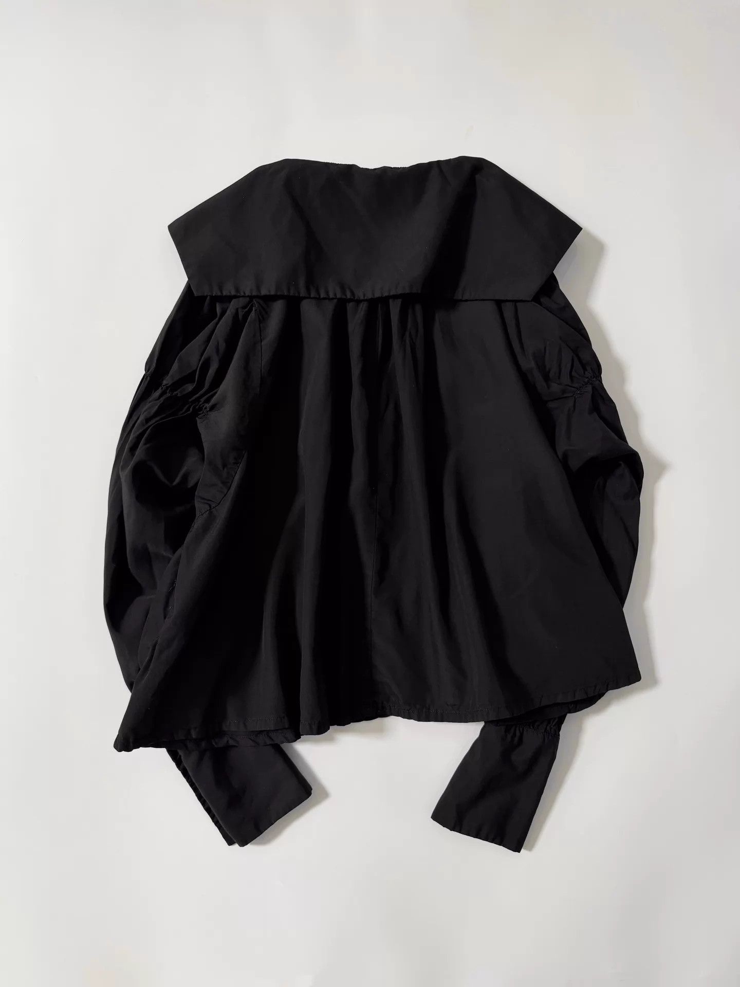 Comme des Garcons Comme des Garçons Pleated Black Shirt M Cuff Buttons Size M / US 6-8 / IT 42-44 - 6 Thumbnail