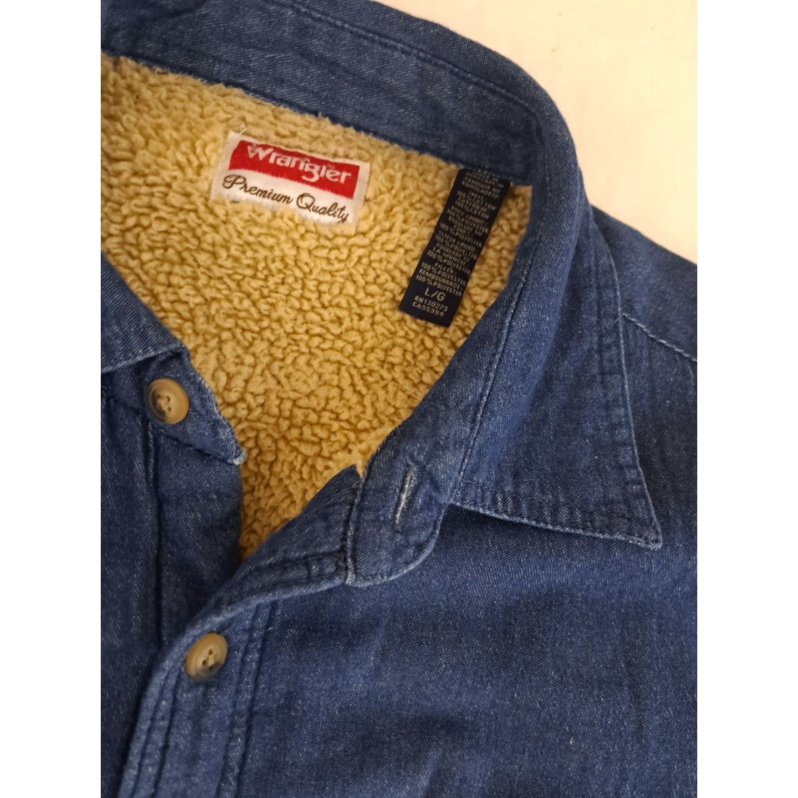 Wrangler VINTAGE Wrangler Denim Blue Jean Work Shirt L Large Button-Up Long Sleeve Faux Fur Lined Collared Size US L / EU 52-54 / 3 - 3 Thumbnail