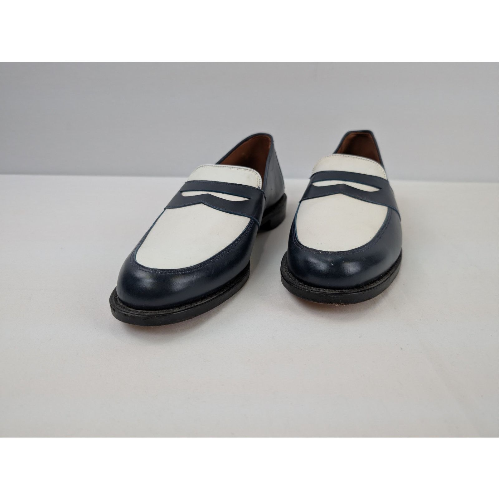 Allen Edmonds o1rshd1 CC20 calfskin leather penny loafer in navy and white Size US 10 / EU 43 - 7 Thumbnail