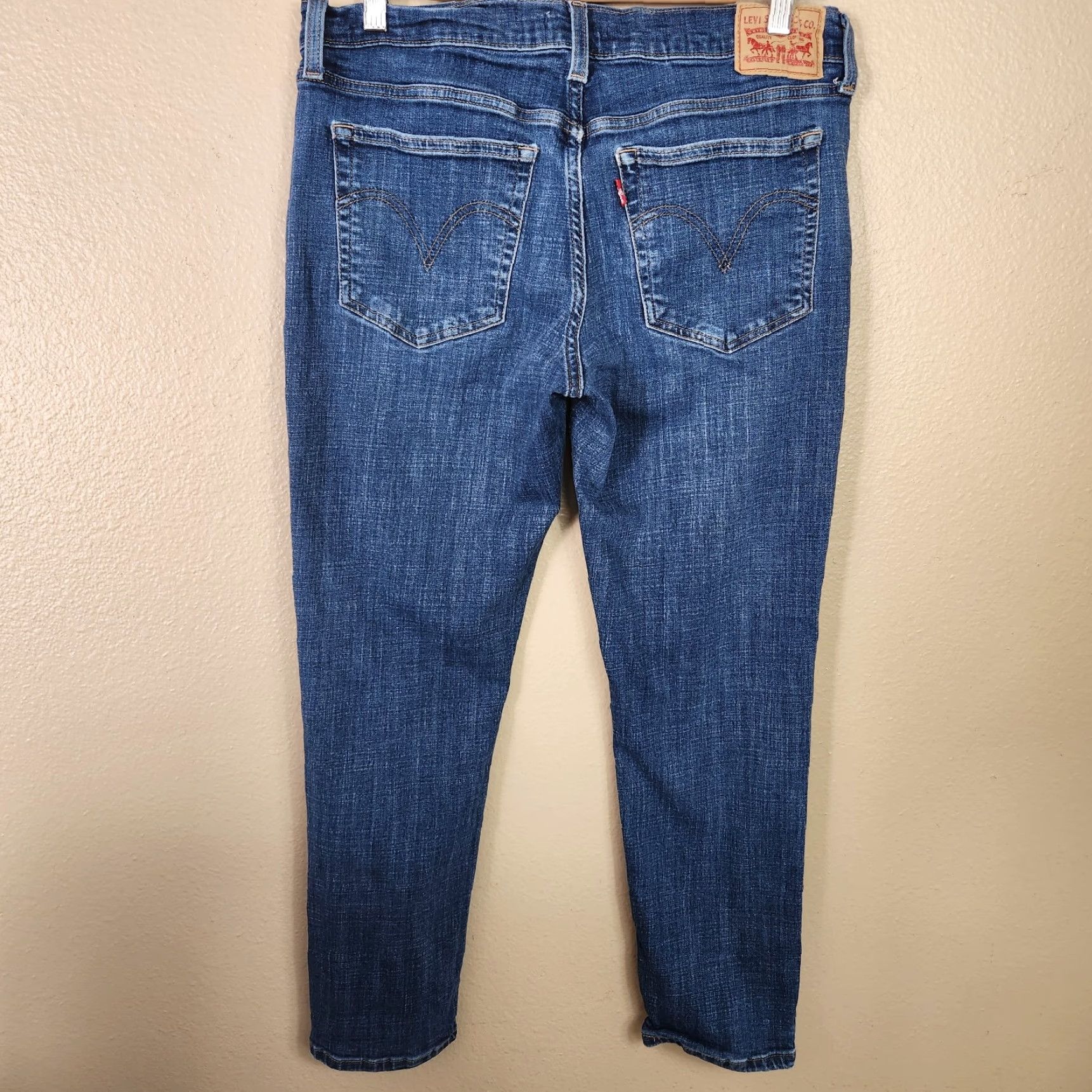 Levi's VINTAGE not applicable. Final: Levi's Jeans Womens Medium Wash Distressed Mid Rise Boyfriend Jeans-Size 30 Size 30" / US 8 / IT 44 - 6 Thumbnail