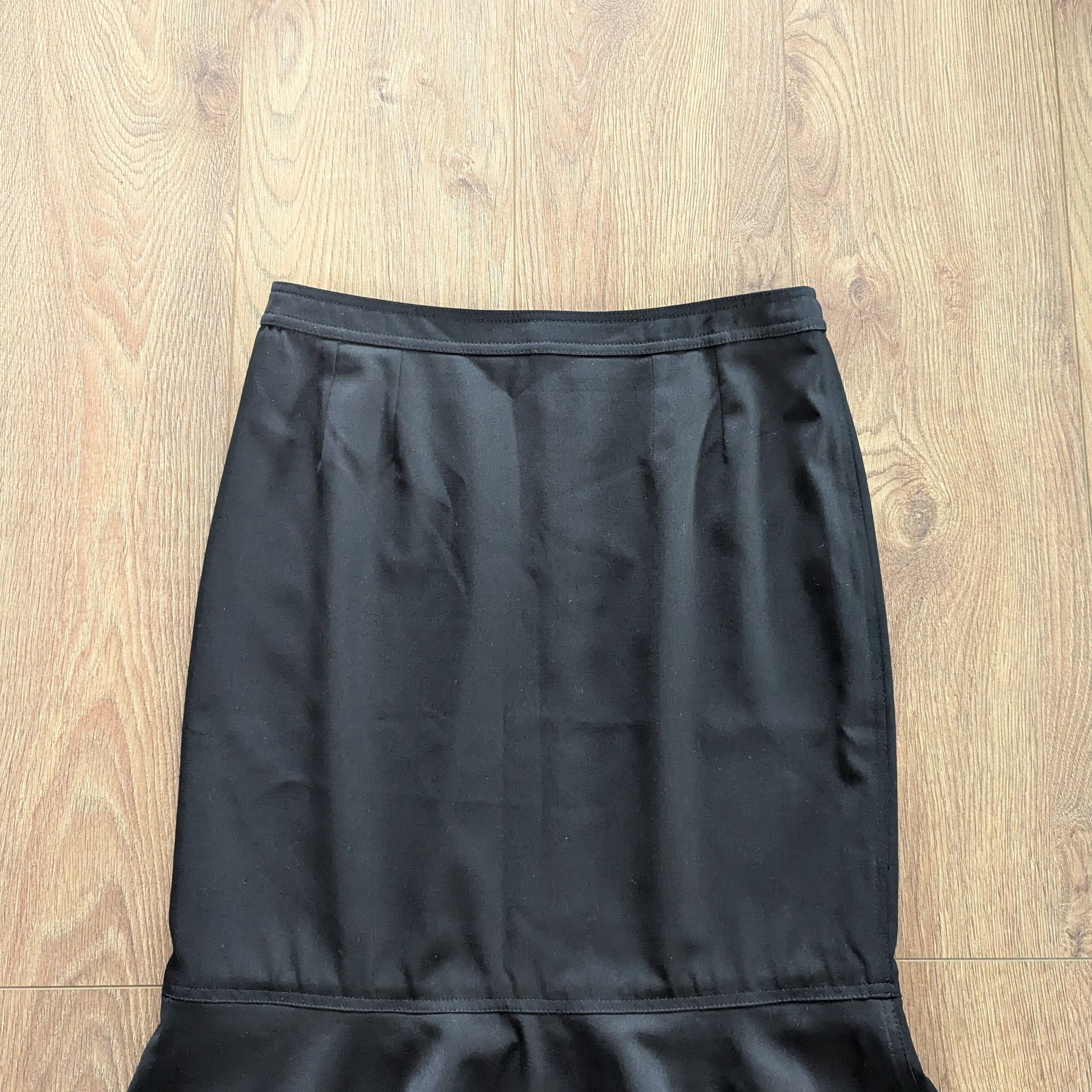 Yves Saint Laurent Yves Saint Laurent Rive Gauche Lana Wool Skirt MadeInFrance Size 28" / US 6 / IT 42 - 3 Thumbnail