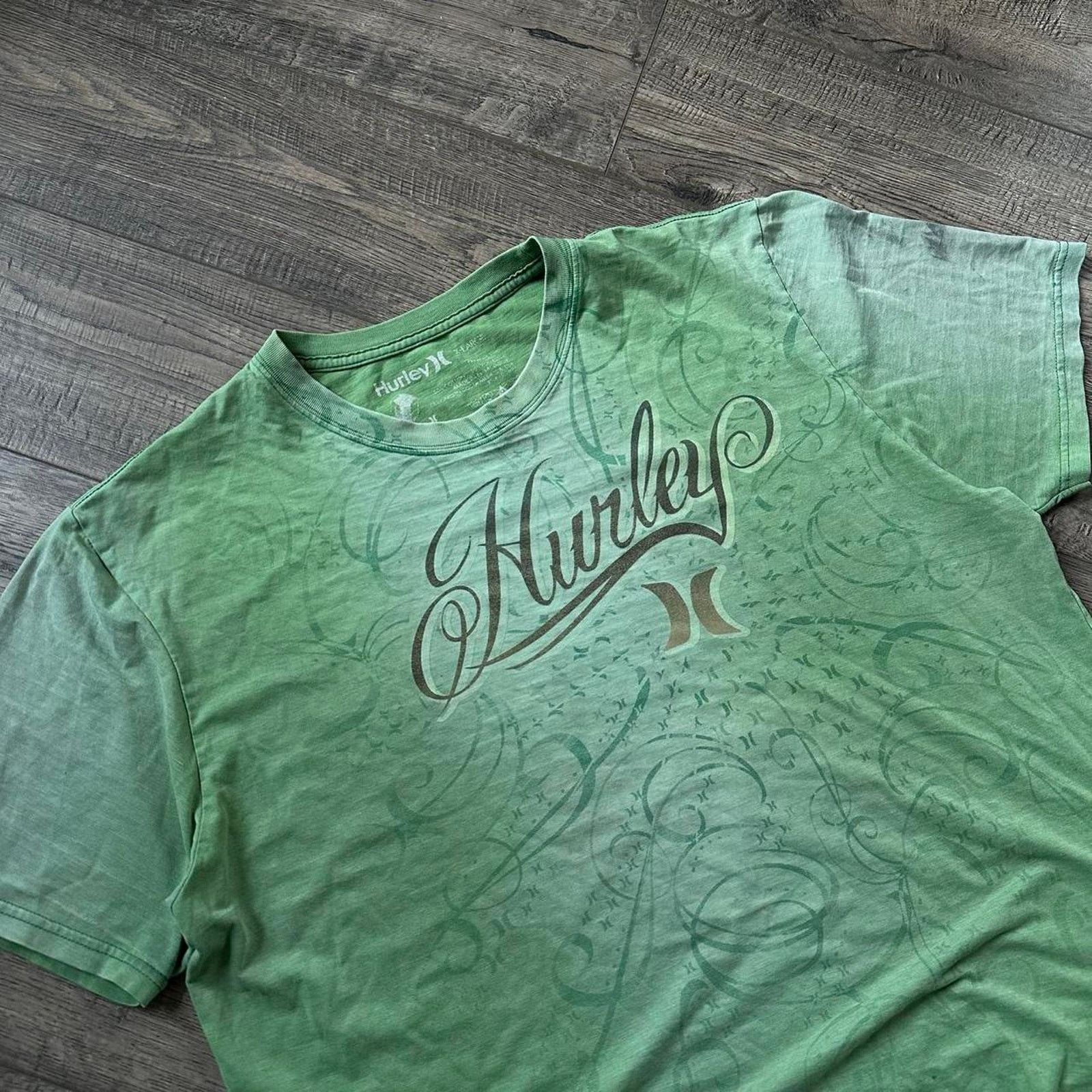 Hurley × Vintage Epic Vintage Y2K 00s Hurley Surf Skate AOP Graphic Tee Shirt Size US XL / EU 56 / 4 - 4 Thumbnail