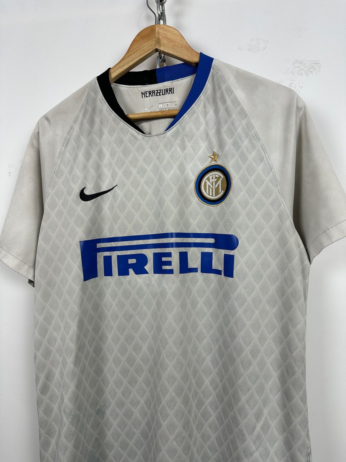 Nike 2018/19 Nike Inter Milan Away Kit Soccer Jersey Size US L / EU 52-54 / 3 - 4 Thumbnail