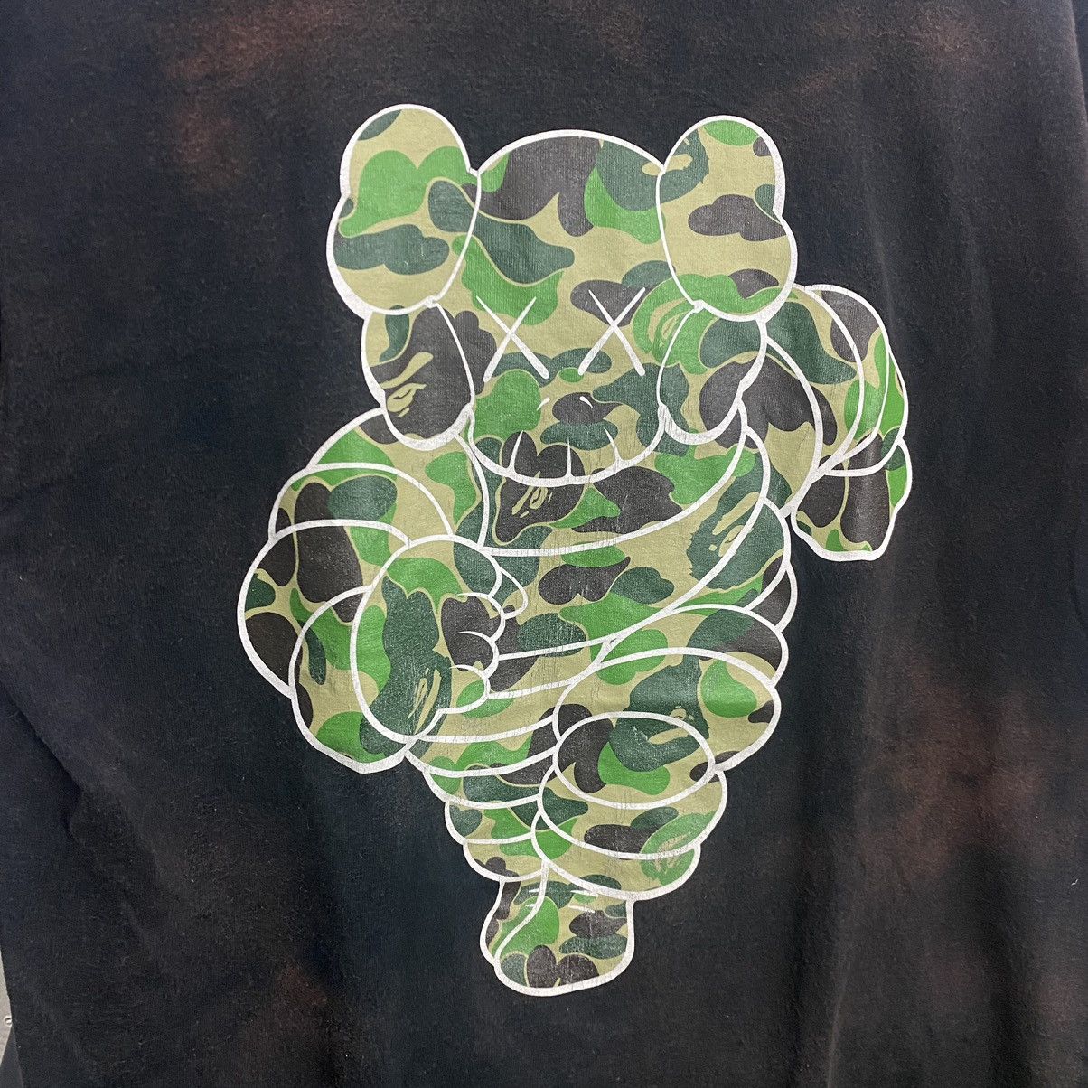 Bape × Kaws Bape x Kaws Chum Tee Size US L / EU 52-54 / 3 - 5 Thumbnail