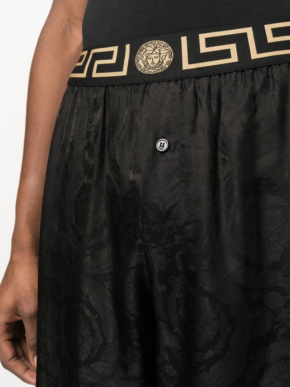 Versace o1y0525 Logo Jogger & Sweatpant in Black Size US 36 / EU 52 - 2 Thumbnail