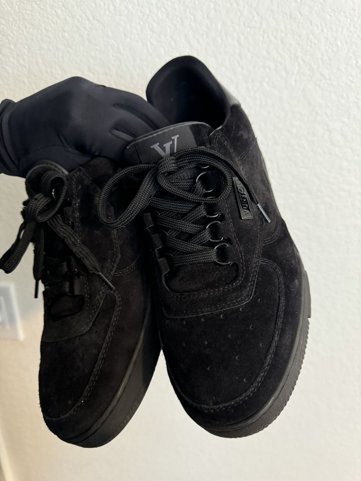 Louis Vuitton Louis Vuitton Trainer Sneakers Size US 9.5 / EU 42-43 - 1 Thumbnail