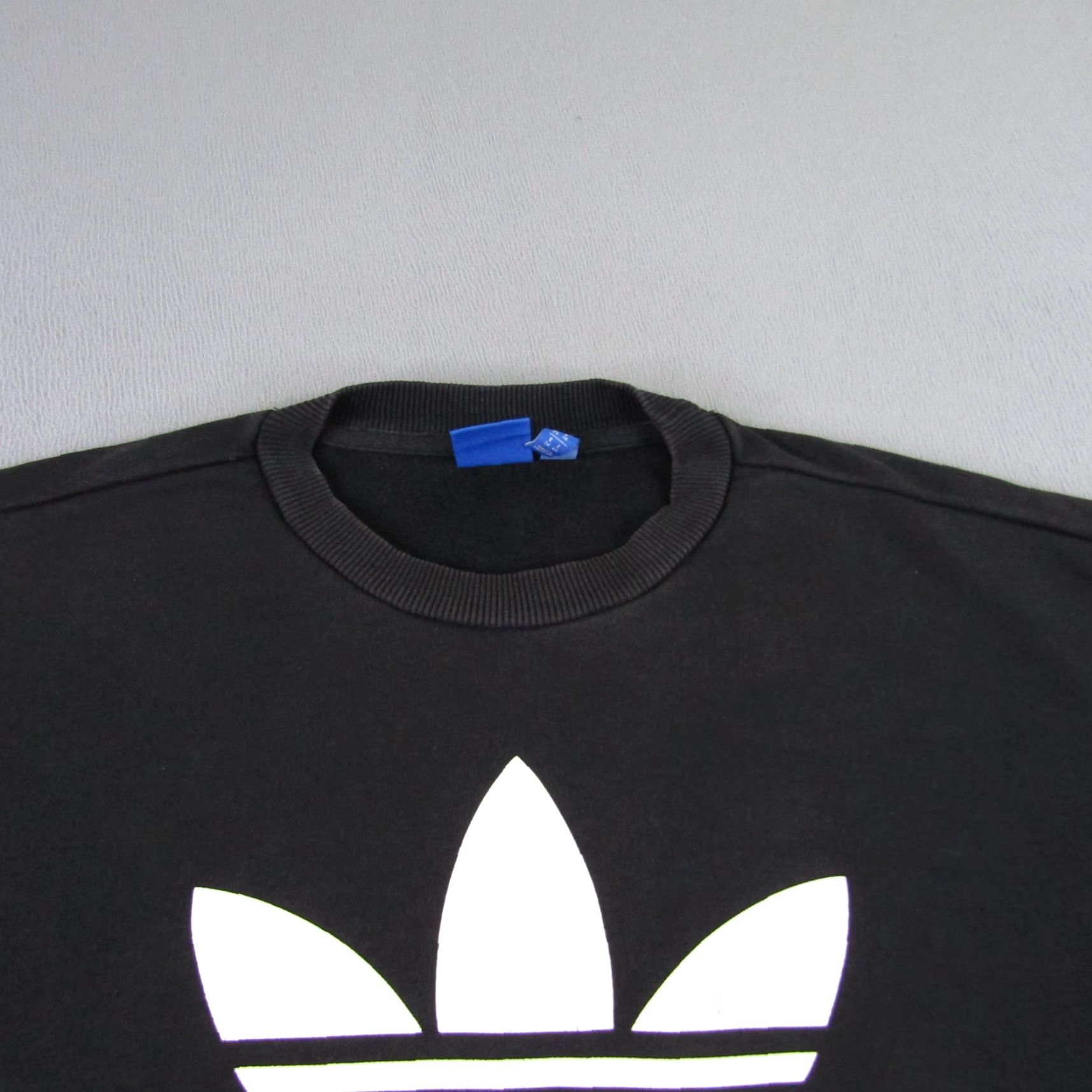 Adidas VINTAGE Adidas Sweatshirt Womens Small Black Logo Pullover Knit Crewneck Casual Activewear Size S / US 4 / IT 40 - 4 Thumbnail