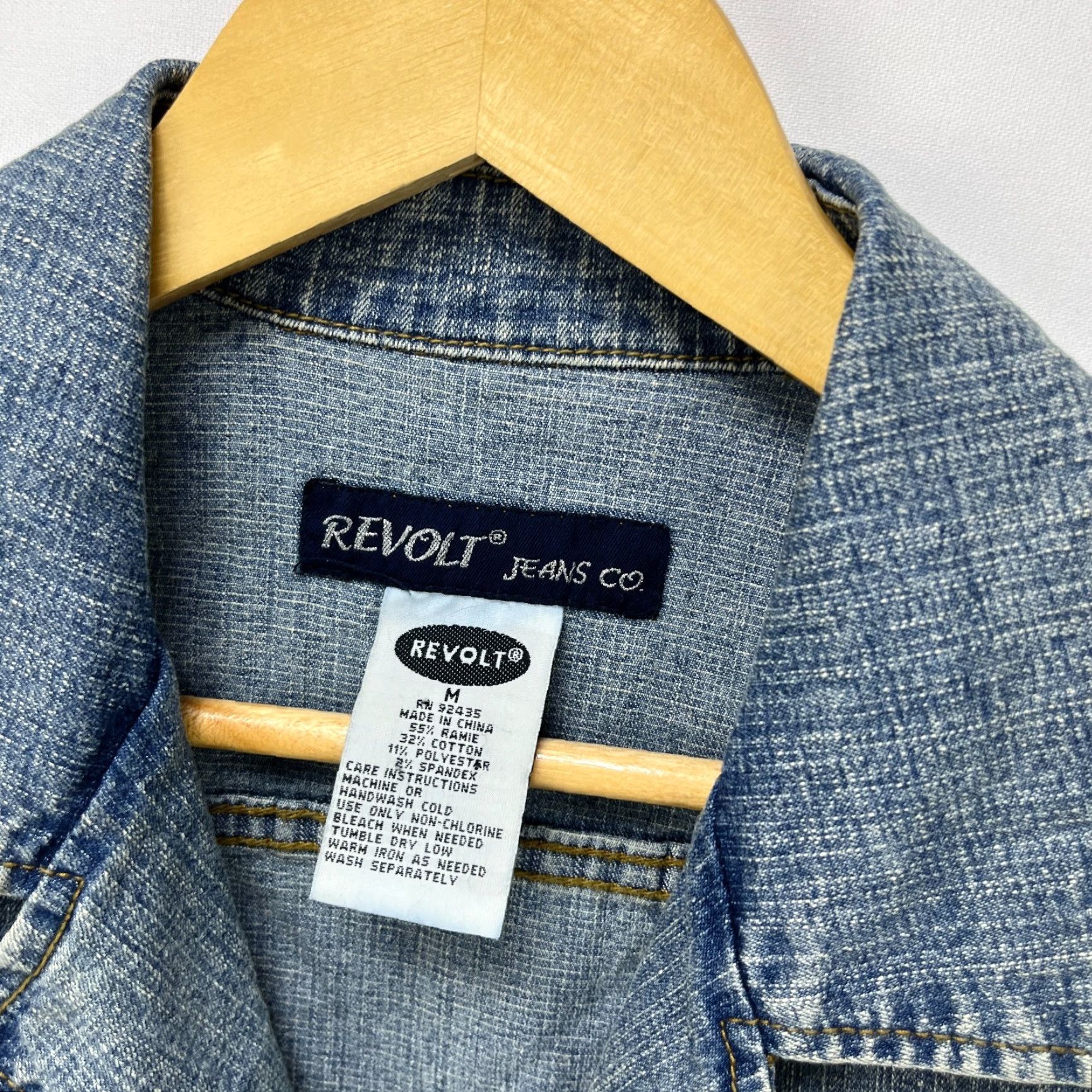 Denime VINTAGE Revolt Jeans Denim Jacket Denim Jacket Womens M Blue Cropped Style 90s? Size 32" / US 10 / IT 46 - 4 Thumbnail