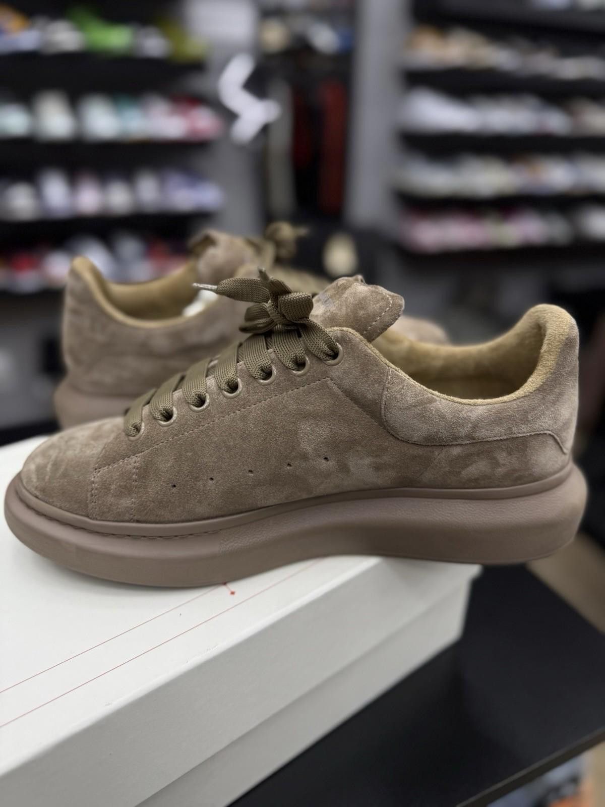 Alexander McQueen Alexander McQueen Sneaker Suede Brown Size 12US/45EU Size US 12 / EU 45 - 8 Thumbnail