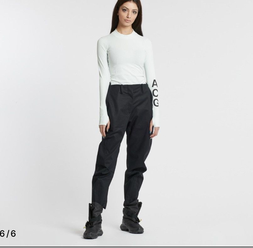 image of Nike Acg Tech Woven Pants in Navy Blue, Women's (Size 31)