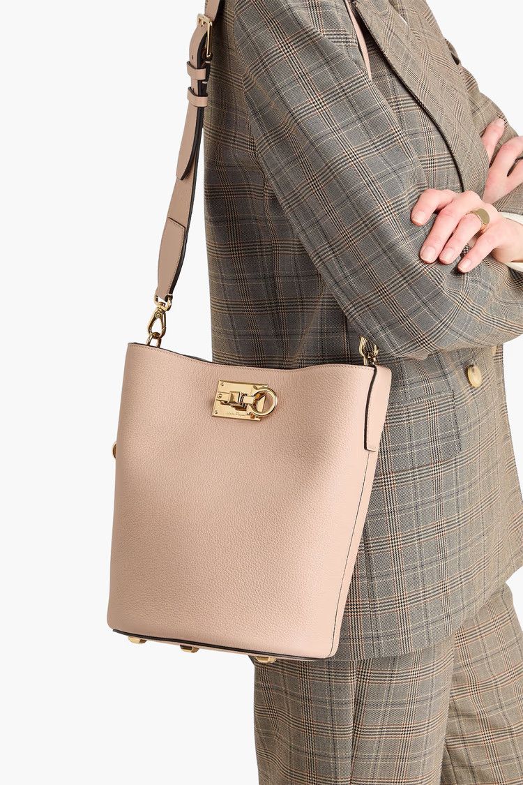 Salvatore Ferragamo o1y0426 Size : OS / Bucket Bag in Blush Size ONE SIZE - 5 Thumbnail