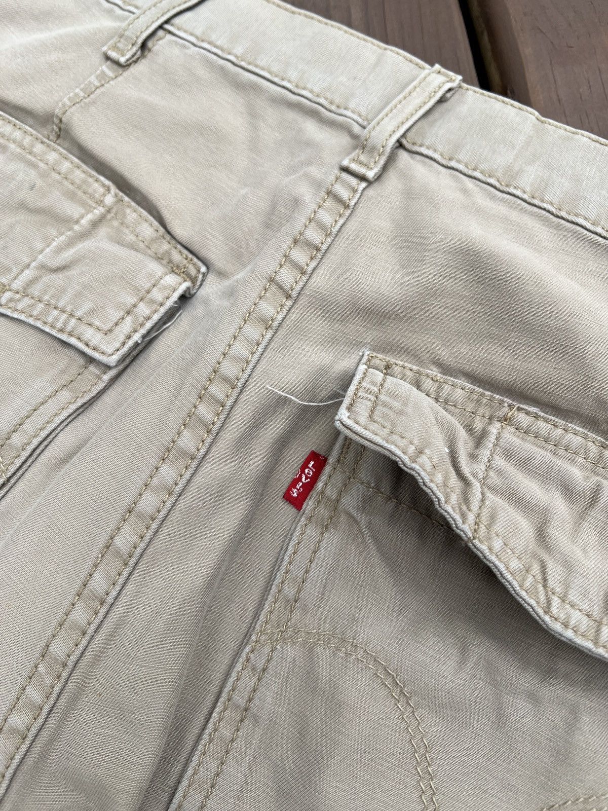 Levi's × Vintage Vintage Levi’s Baggy Cargo Workwear Shorts Size US 31 - 7 Thumbnail