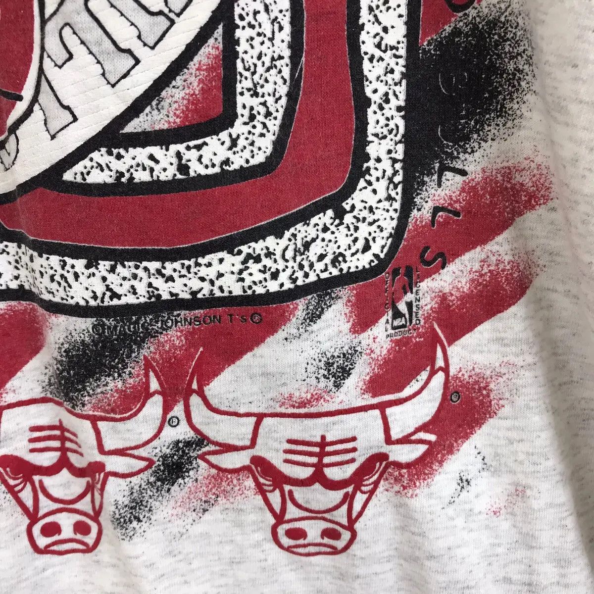 NBA Vtg 90’ CHICAGO BULLS NBA Michael Jordan Era Tee Shirt Size US L / EU 52-54 / 3 - 5 Thumbnail