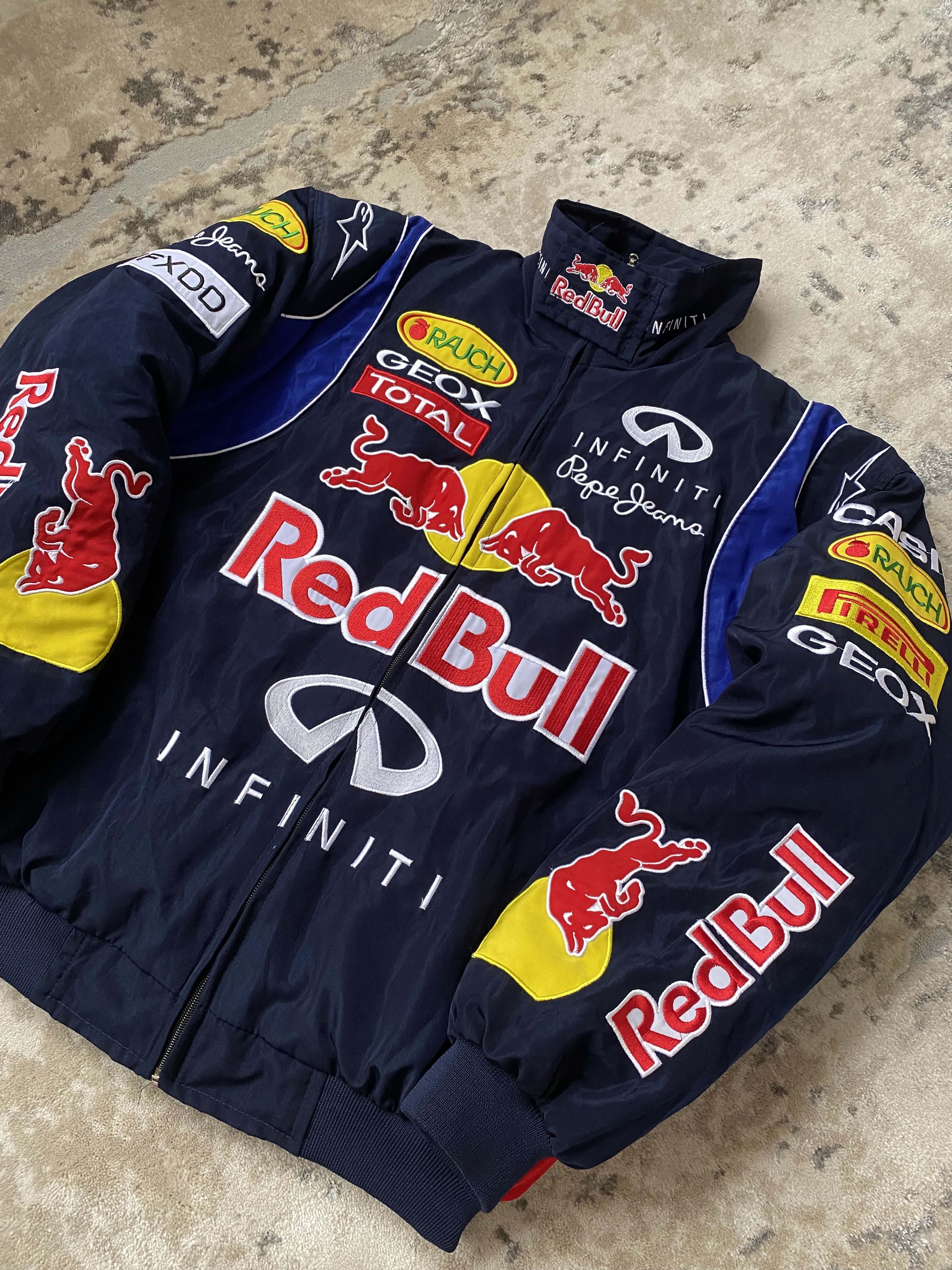 Formula 1 Vintage Red Bull Racing Team Formula One Racing Jacket Size US L / EU 52-54 / 3 - 4 Thumbnail