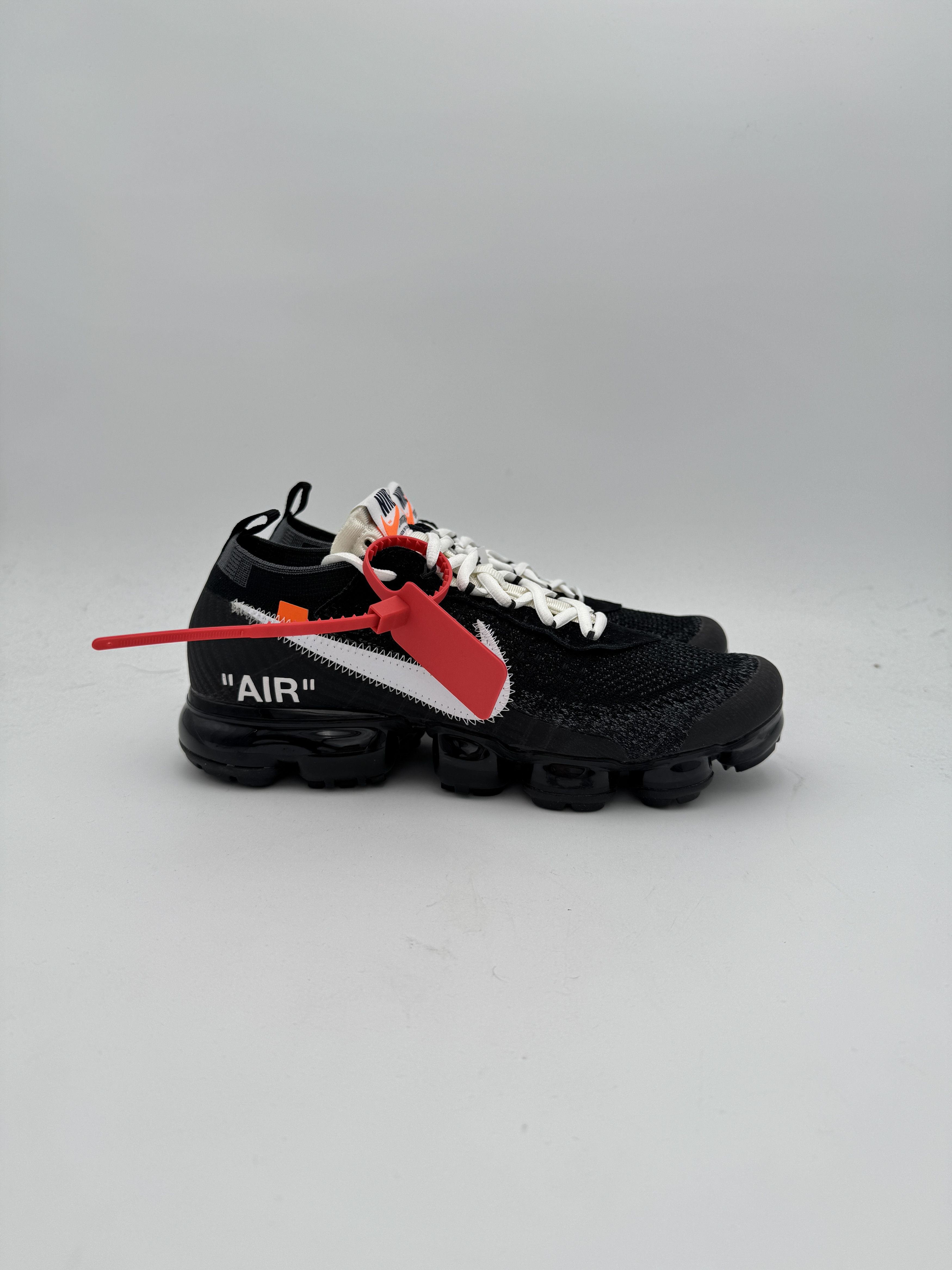 Nike × Off-White OFF-WHITE Vapormax OG Black White The Ten Size US 9 / EU 42 - 2 Thumbnail
