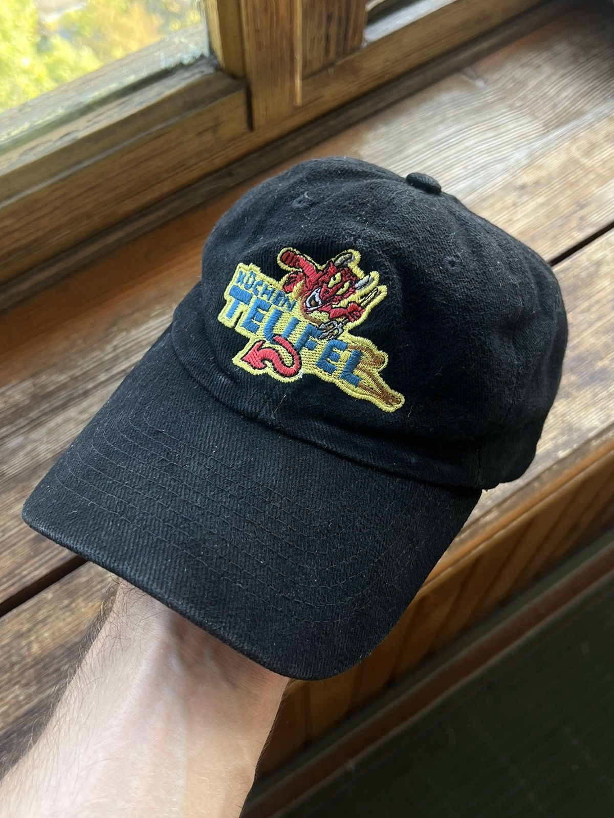 Vintage Vintage 90s Hat Kuchen Teufel Hunden Graphic Cap Black Size ONE SIZE - 2 Thumbnail