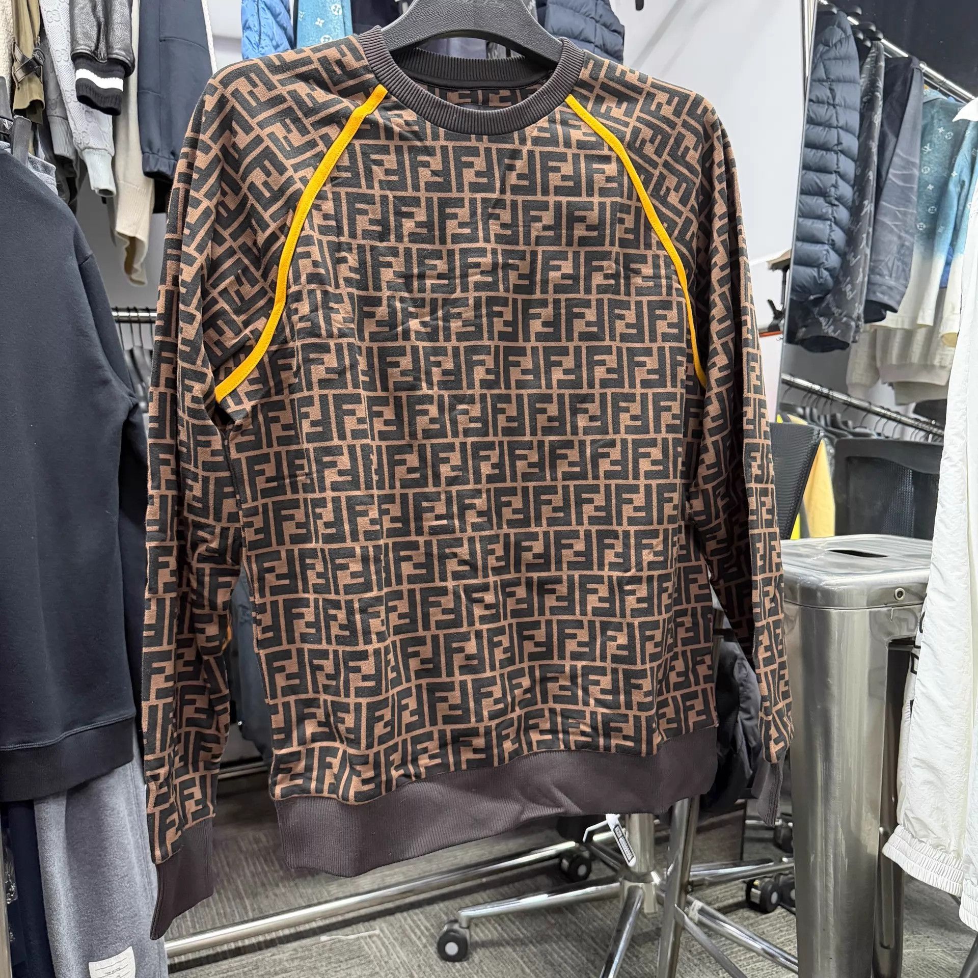 Fendi FENDI Baguette All Over Logo Print Sweatshirt SZ S Size US S / EU 44-46 / 1 - 1 Thumbnail