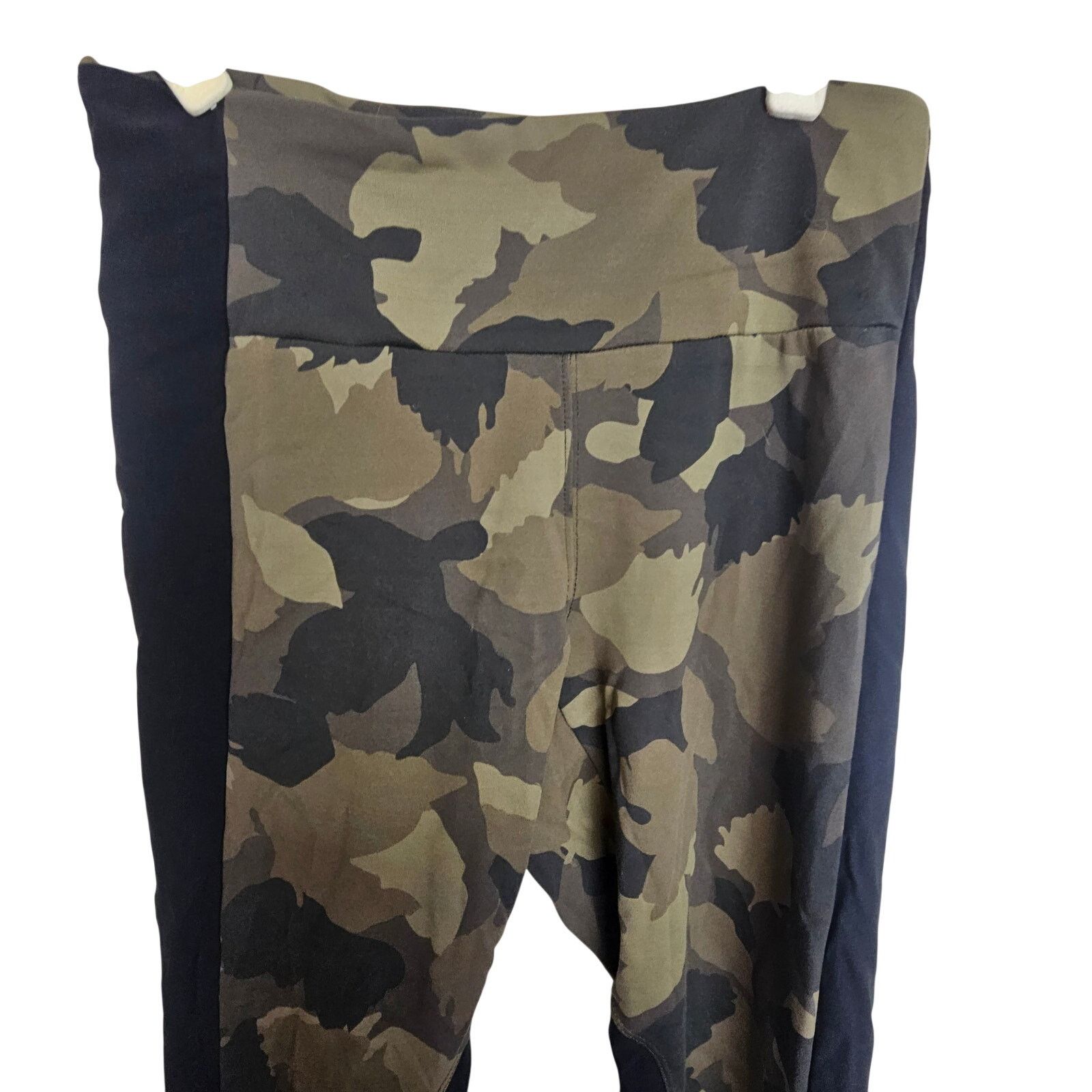 Athleta Athleta Womens Green Camo Print Jogger Leggings S Gorpcore Size 27" / US 4 / IT 40 - 2 Thumbnail