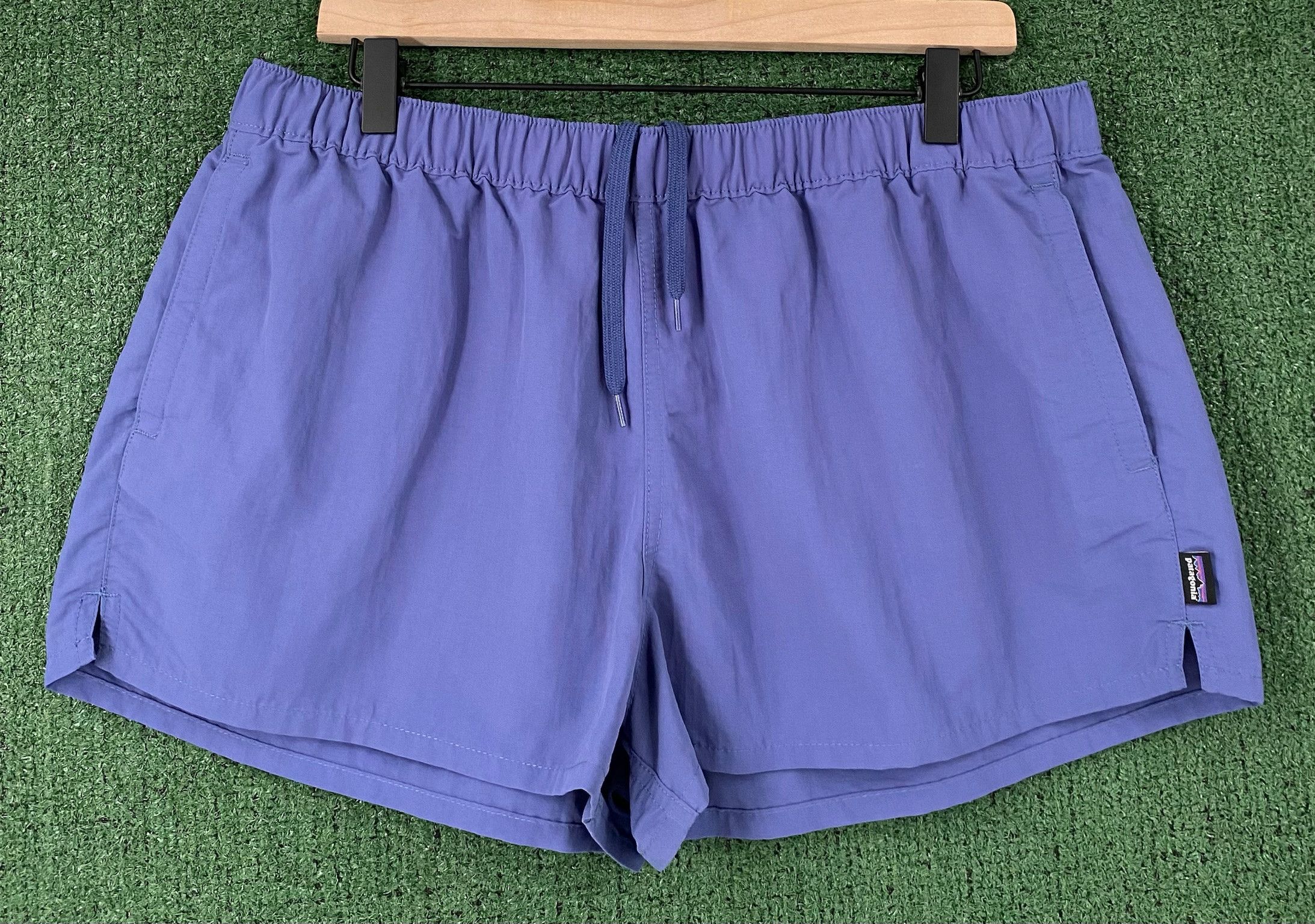 Patagonia Patagonia Barely Baggies Current Blue 2.5" Shorts XL Size 38" / US 16 / IT 52 - 1 Thumbnail
