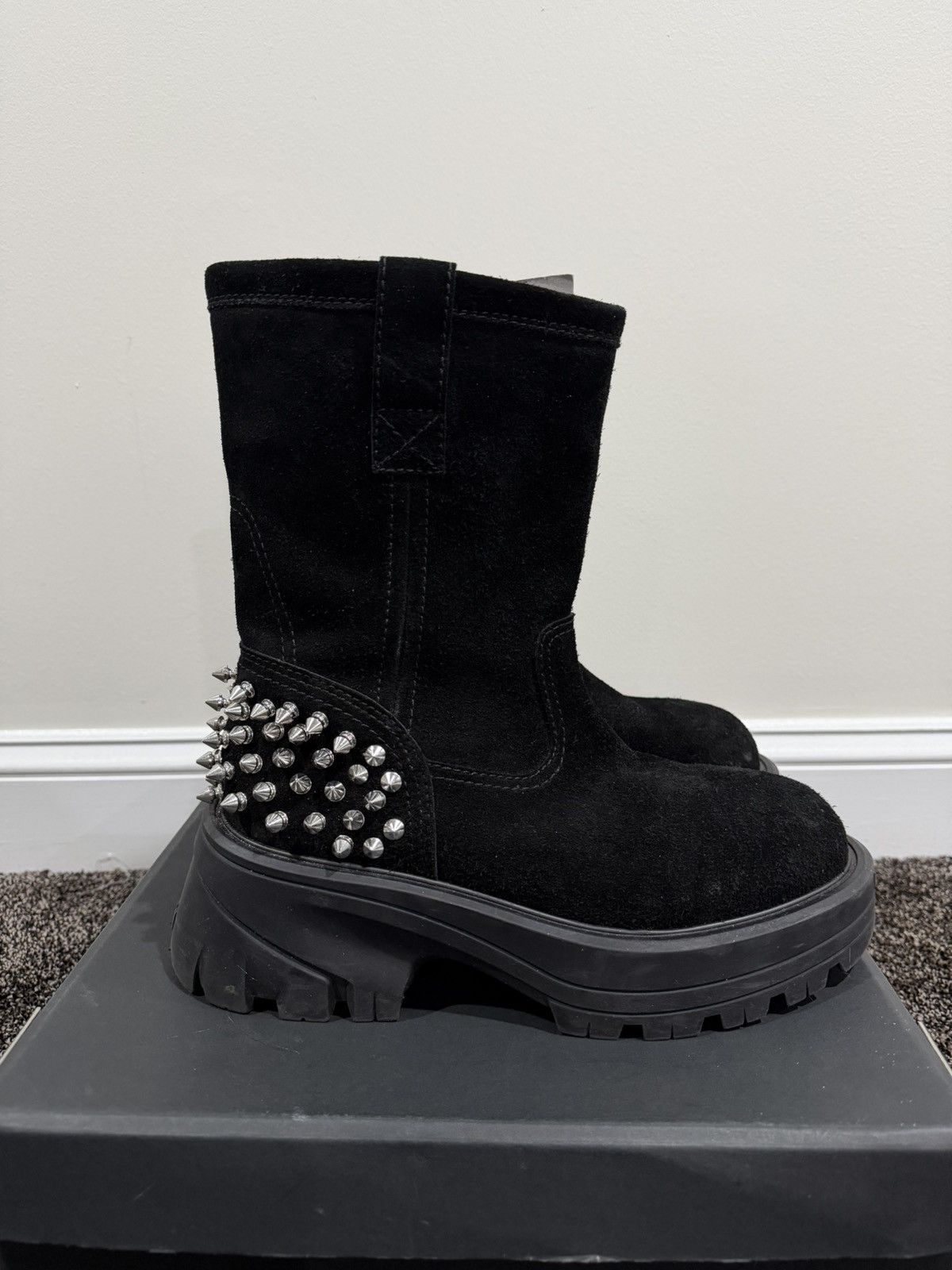 1017 ALYX 9SM 1017 Alyx 9SM Chelsea Calfskin Suede Studded Worker Boots Size US 10 / EU 43 - 6 Thumbnail