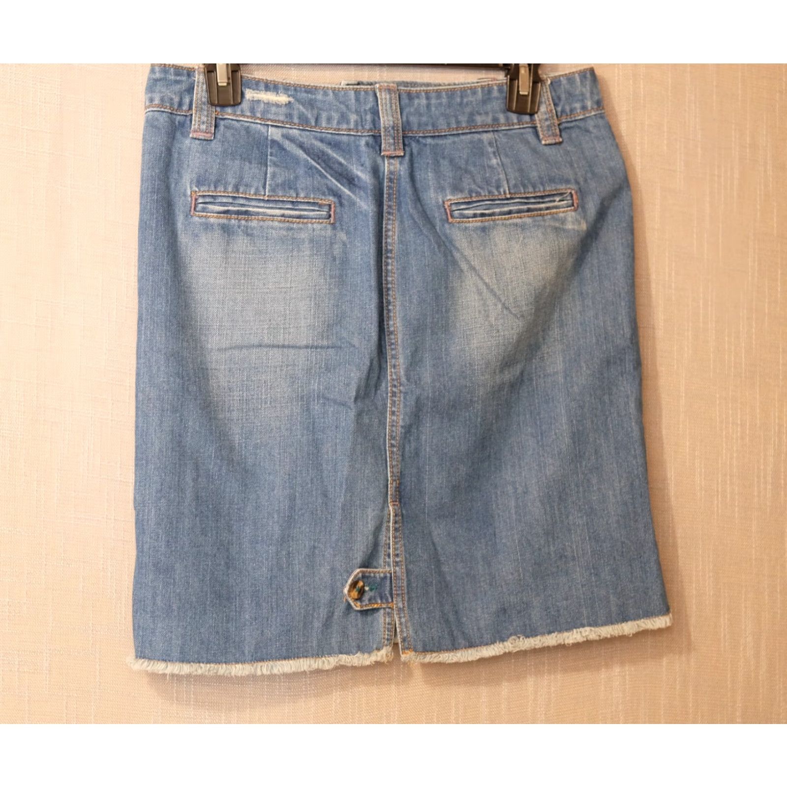 Old Navy Old Navy Denim Skirt Women's Size 4 Above Knee Raw Hem Denim Size 27" / US 4 / IT 40 - 4 Thumbnail