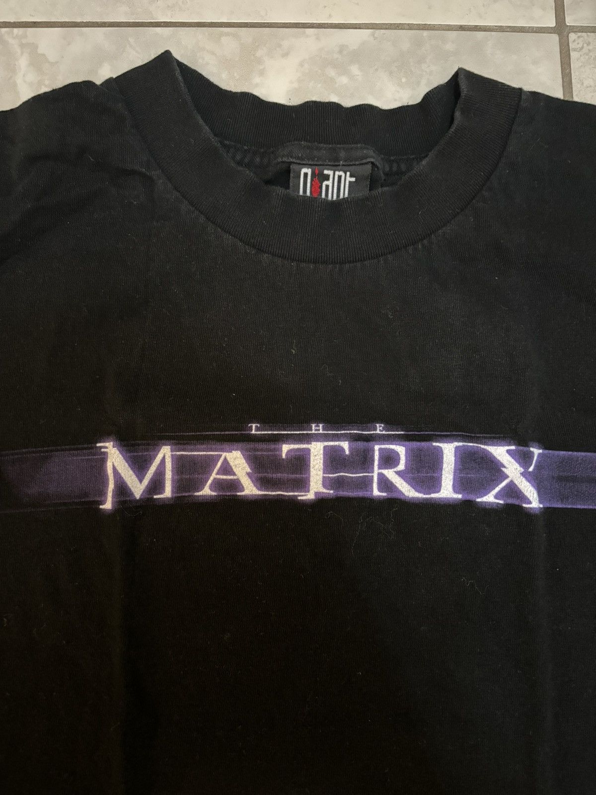 Vintage Rare Vintage 90s Matrix Neo Keanu Reeves Sci-fi Movie Tee Size US XL / EU 56 / 4 - 2 Thumbnail