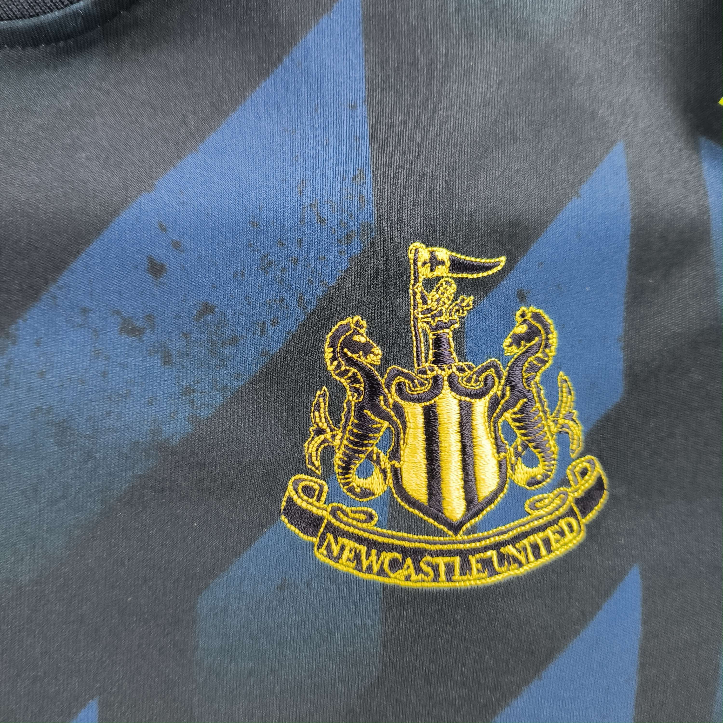 Castore Newcastle United 2023-24 Castore third football jersey sz S Size US S / EU 44-46 / 1 - 4 Thumbnail