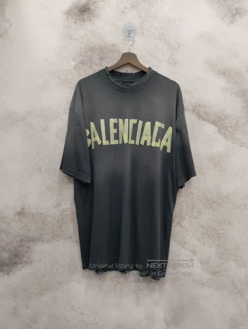Balenciaga Balenciaga T-shirt Size US S / EU 44-46 / 1 - 1 Thumbnail