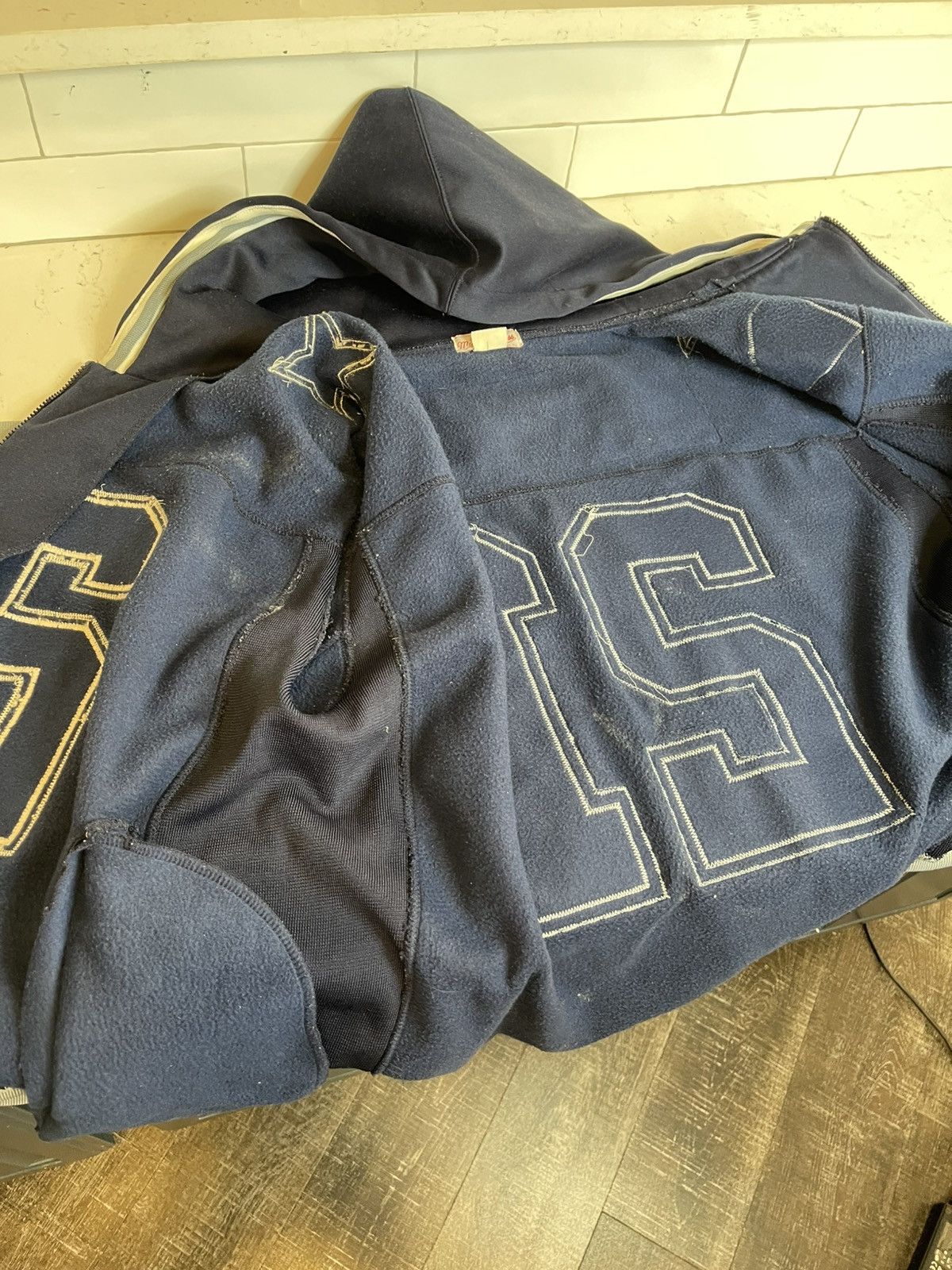 Mitchell & Ness Mitchell & Ness Throwbacks Dion Sanders 1998 Hoodie Size US XXL / EU 58 / 5 - 11 Thumbnail