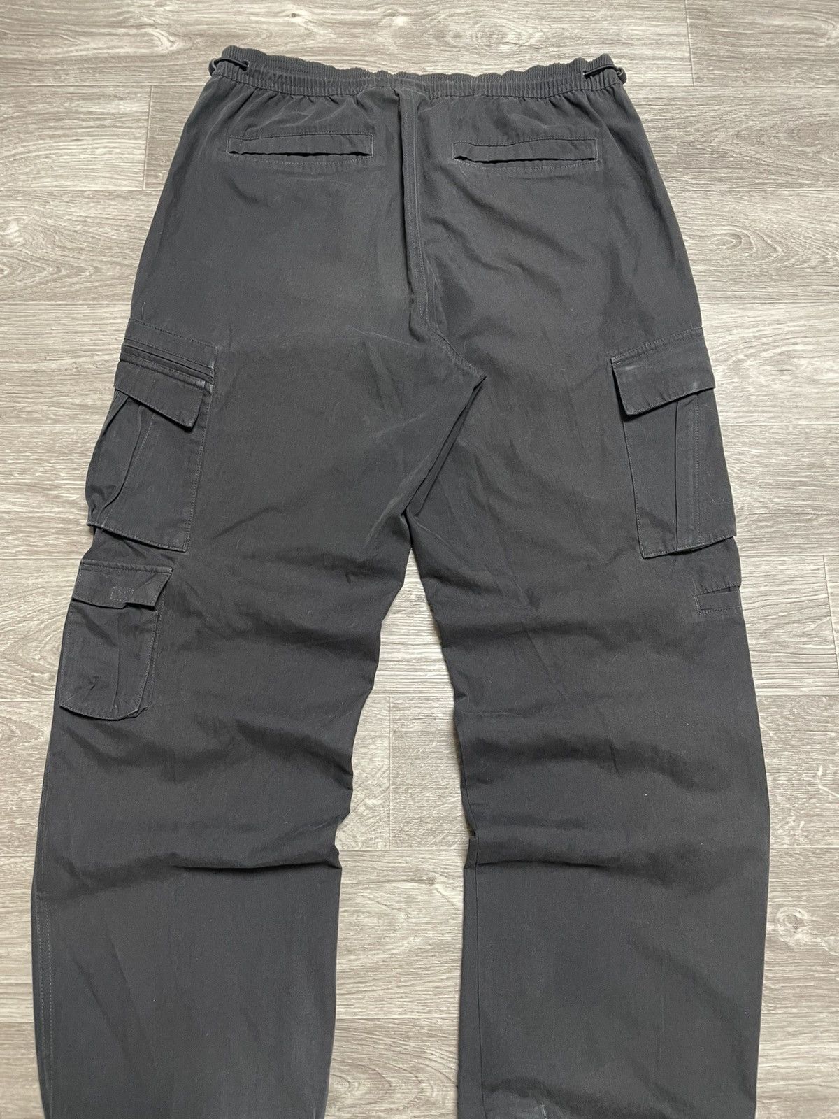 Nike Vintage Nike Black Cargo Parachute Pants Y2K Streetwear Size US 32 / EU 48 - 24 Thumbnail