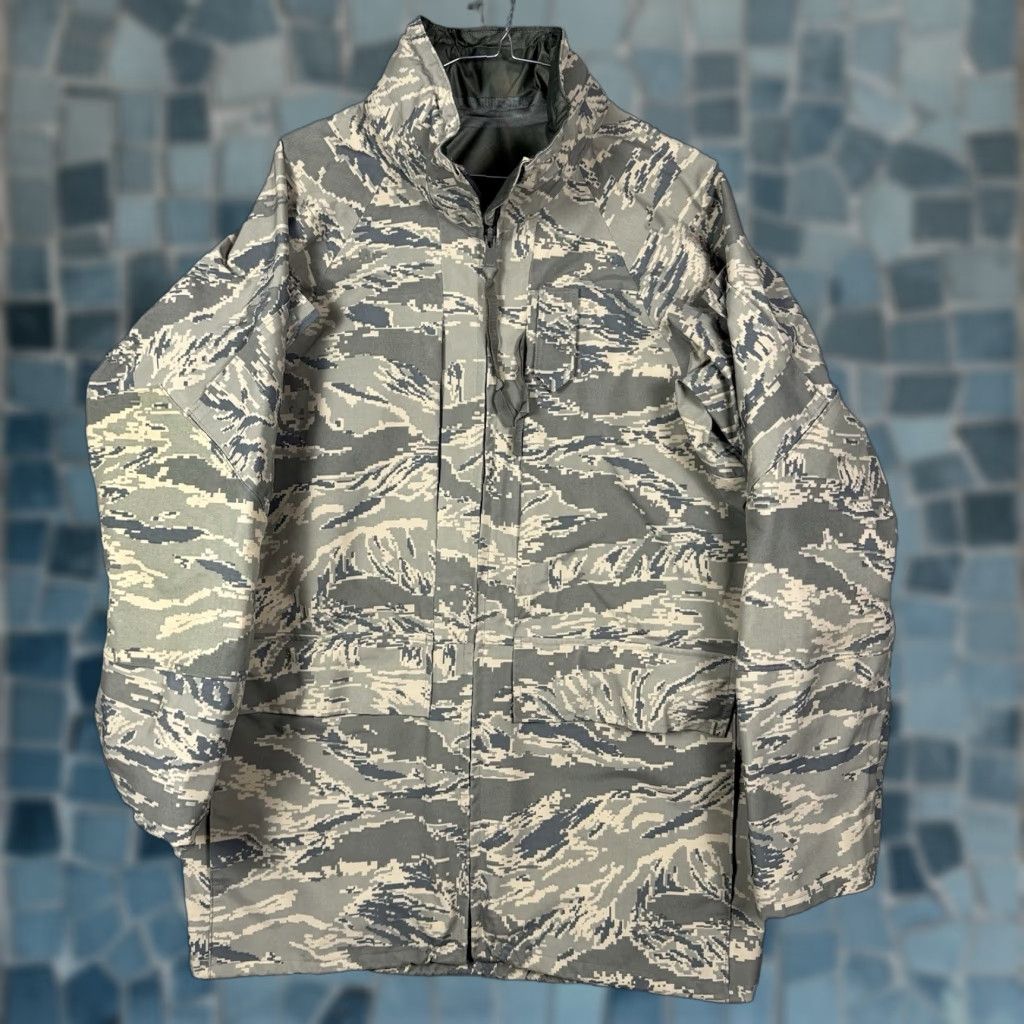 Vintage Propper International Parka All Purpose Environmental Camo Jacket Small Long GoreTex Taped Seams Parka Jacket Size US S / EU 44-46 / 1 - 1 Thumbnail