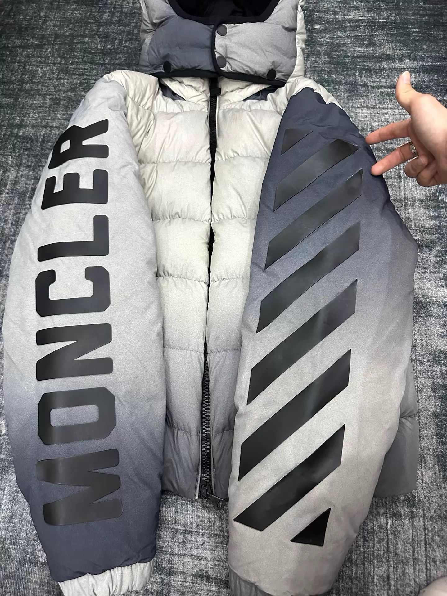 Moncler Moncler x Off-White Tie-Dye Off-White Gray XXL Down Jacket Size M / US 6-8 / IT 42-44 - 7 Thumbnail