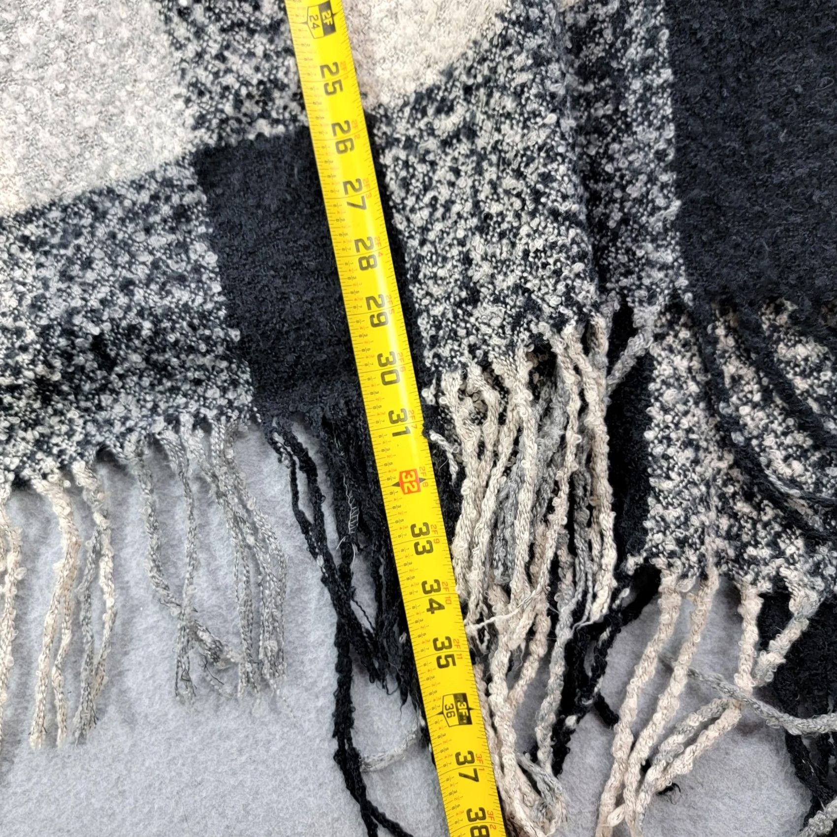 Vintage Woolrich Poncho Wrap Womens Size One Gray Black Plaid Fringe Shawl Size ONE SIZE - 5 Thumbnail