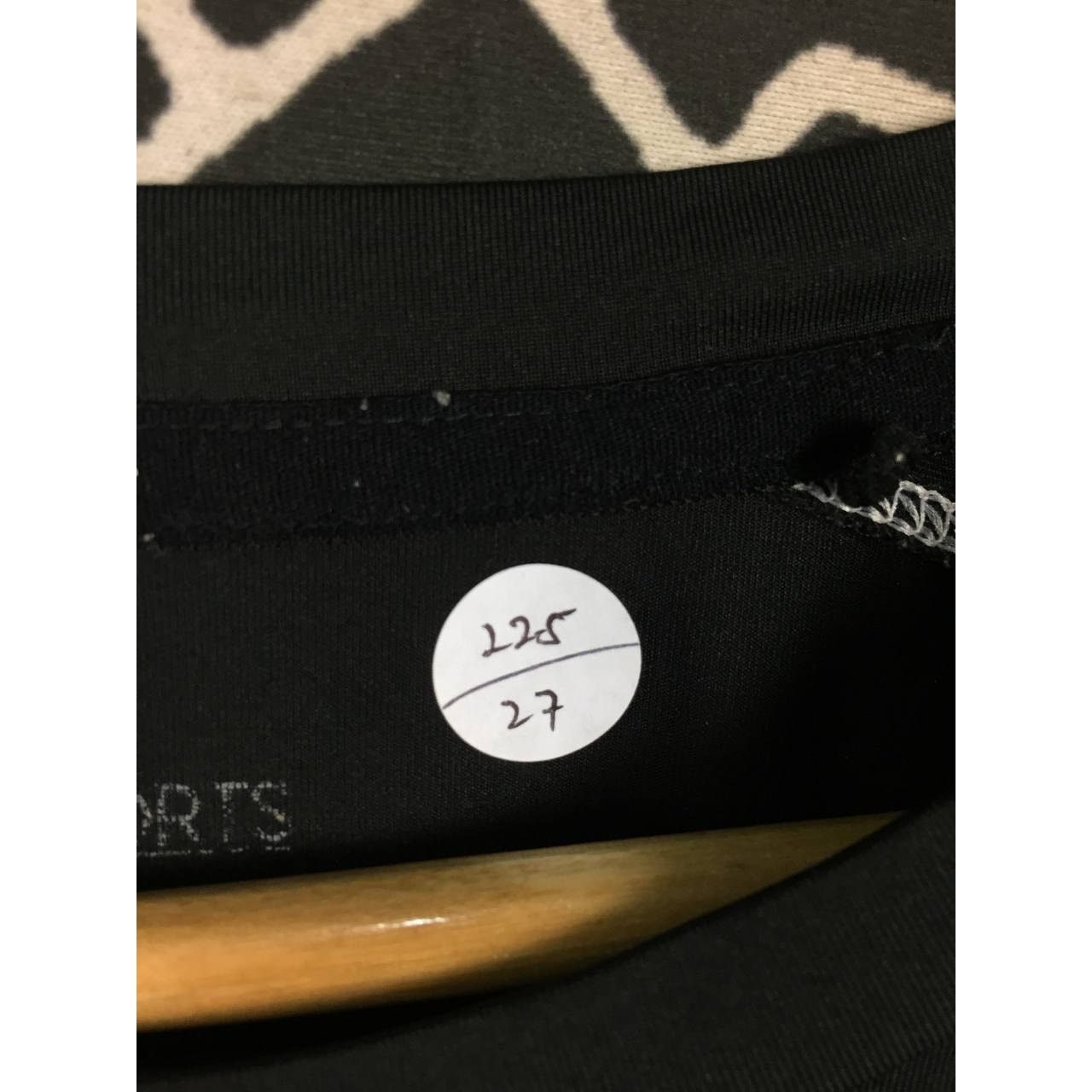 GU × Japanese Brand GU Sports Short Sleeve Sportswear Jersey Size L Size US L / EU 52-54 / 3 - 9 Thumbnail