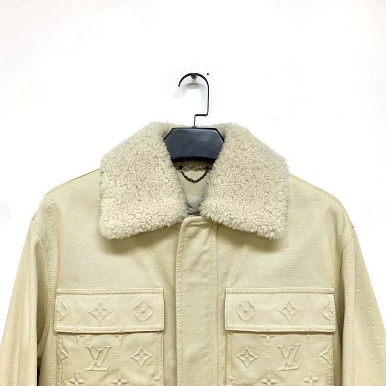 Louis Vuitton Louis Vuitton Beige embossed denim jacket Size US M / EU 48-50 / 2 - 3 Thumbnail