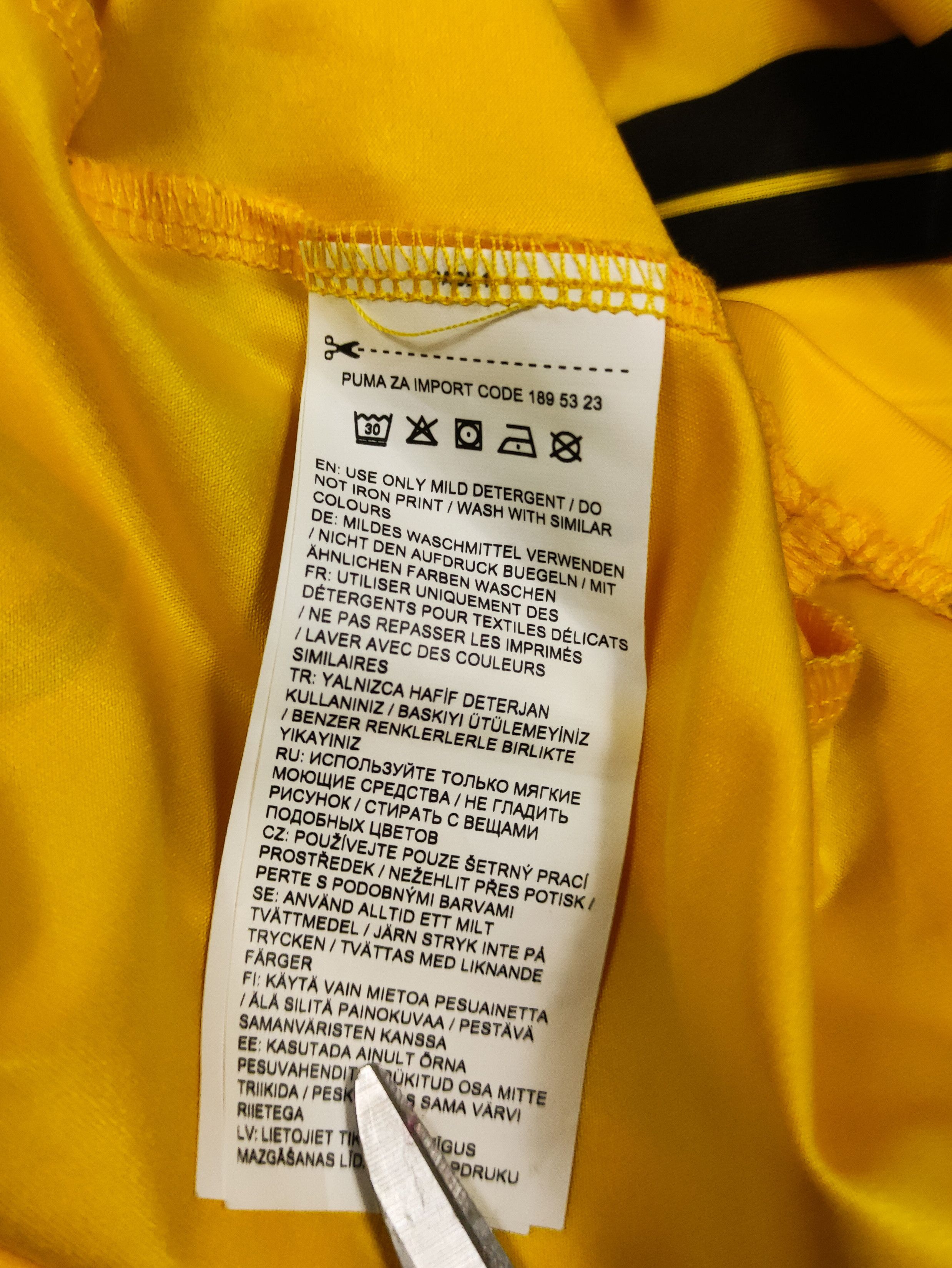 Puma Piszczek #26 Borrusia Dortmund 2016 2017 Puma Home BVB Shirt Size US S / EU 44-46 / 1 - 5 Thumbnail