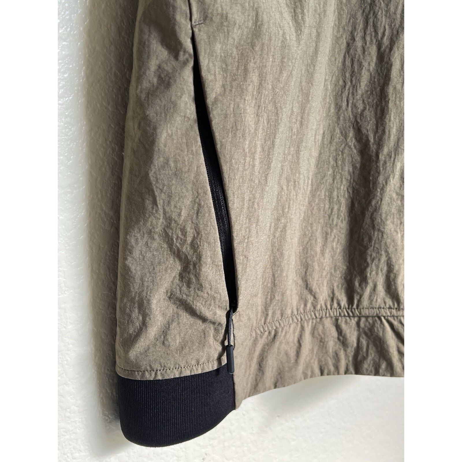 Huckberry Huckberry Proof Duffel Bomber in Olive Men’s Size Large Size US L / EU 52-54 / 3 - 6 Thumbnail