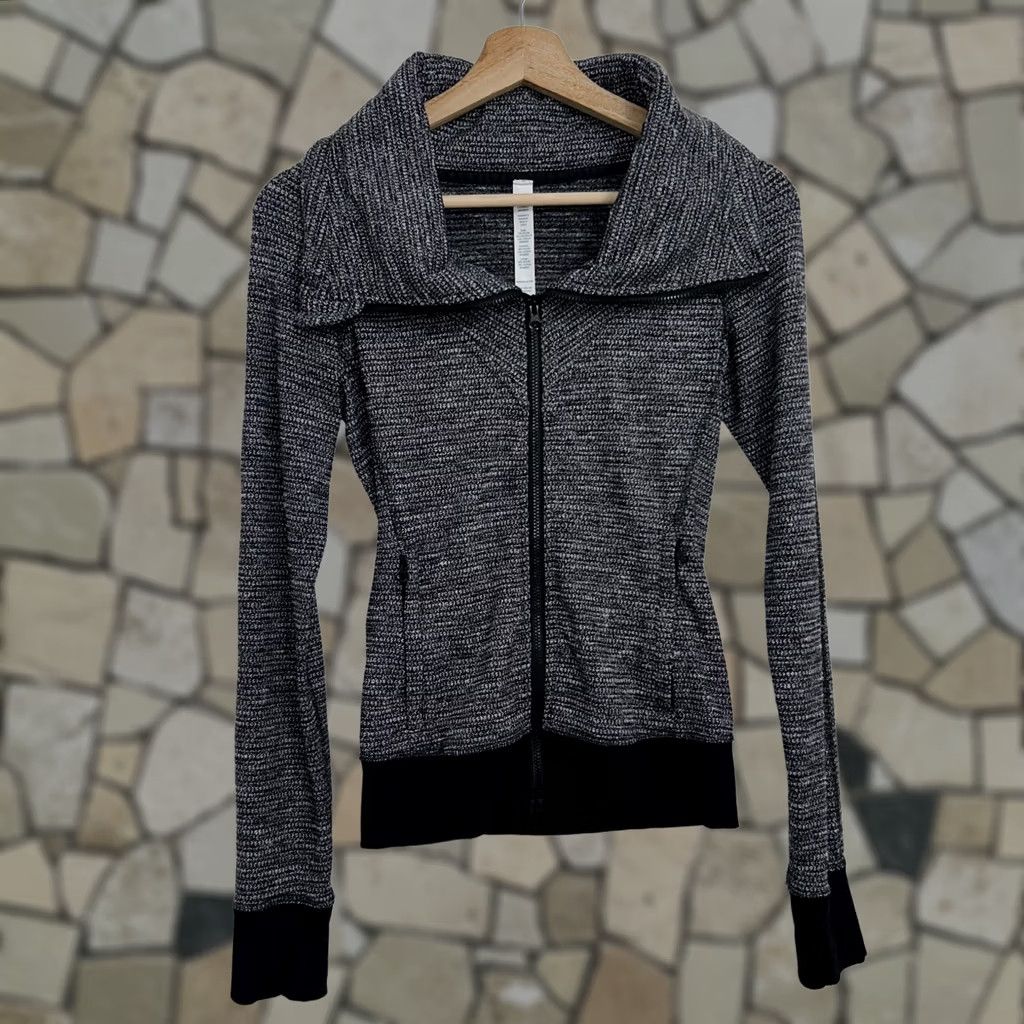 Lululemon Lululemon Coco Pique Black Jacket Full Zip Women’s 2 Be Present Size XS / US 0-2 / IT 36-38 - 1 Thumbnail