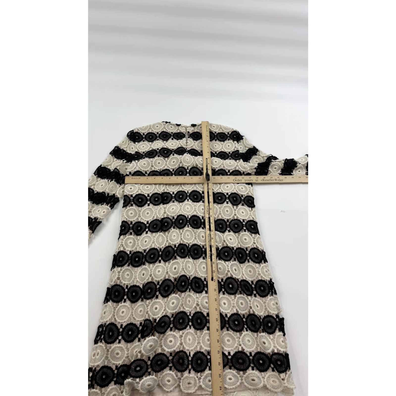 Vintage L.K. Bennett Black Lace Crochet Long Sleeve Shift Dress Womens 12 Elegant Party/Cocktail Size XL / US 12-14 / IT 48-50 - 7 Thumbnail