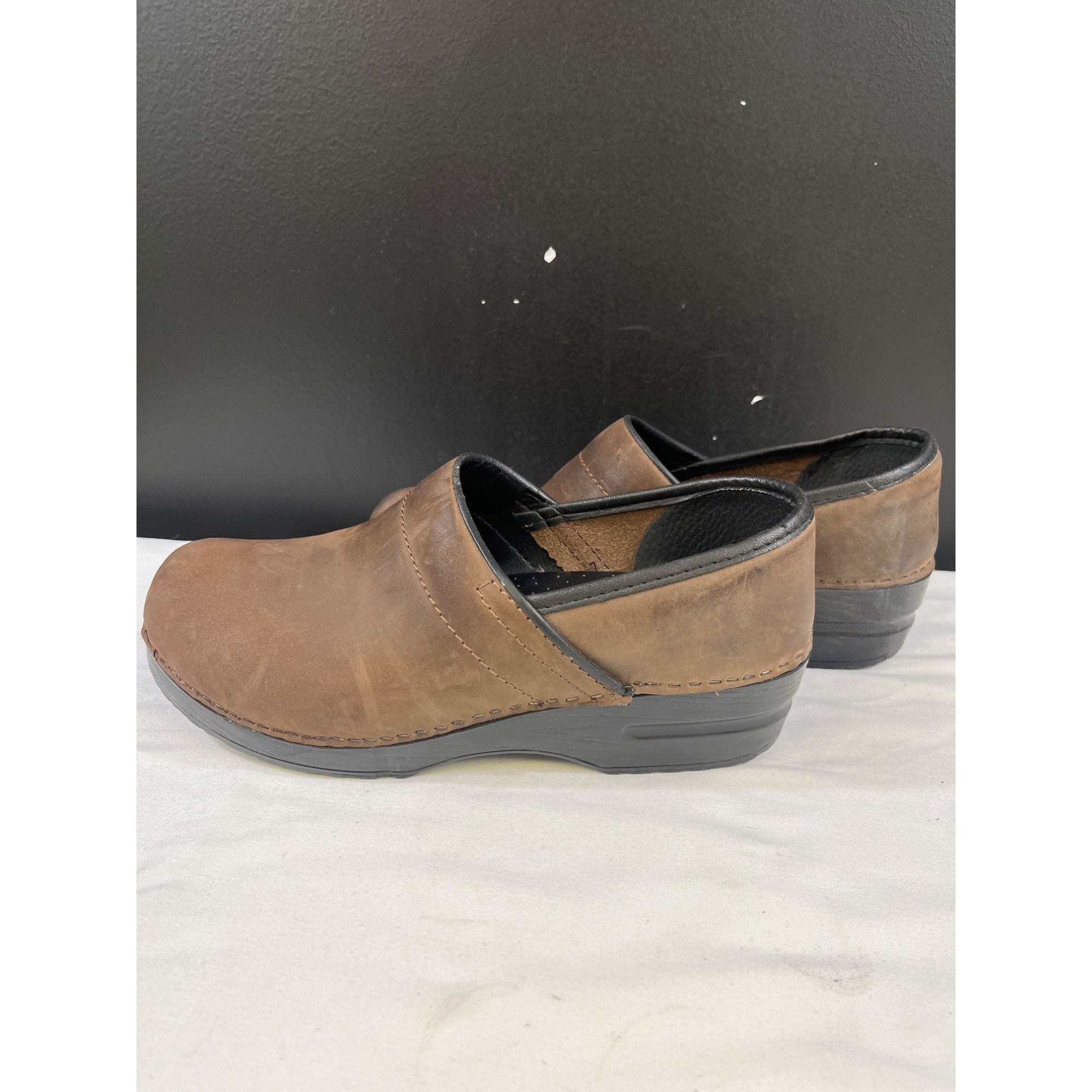 Eastland Eastland Women's Brown Leather Shoes/Clogs Size 8M SKU 5975 Size US 8 / IT 38 - 5 Thumbnail