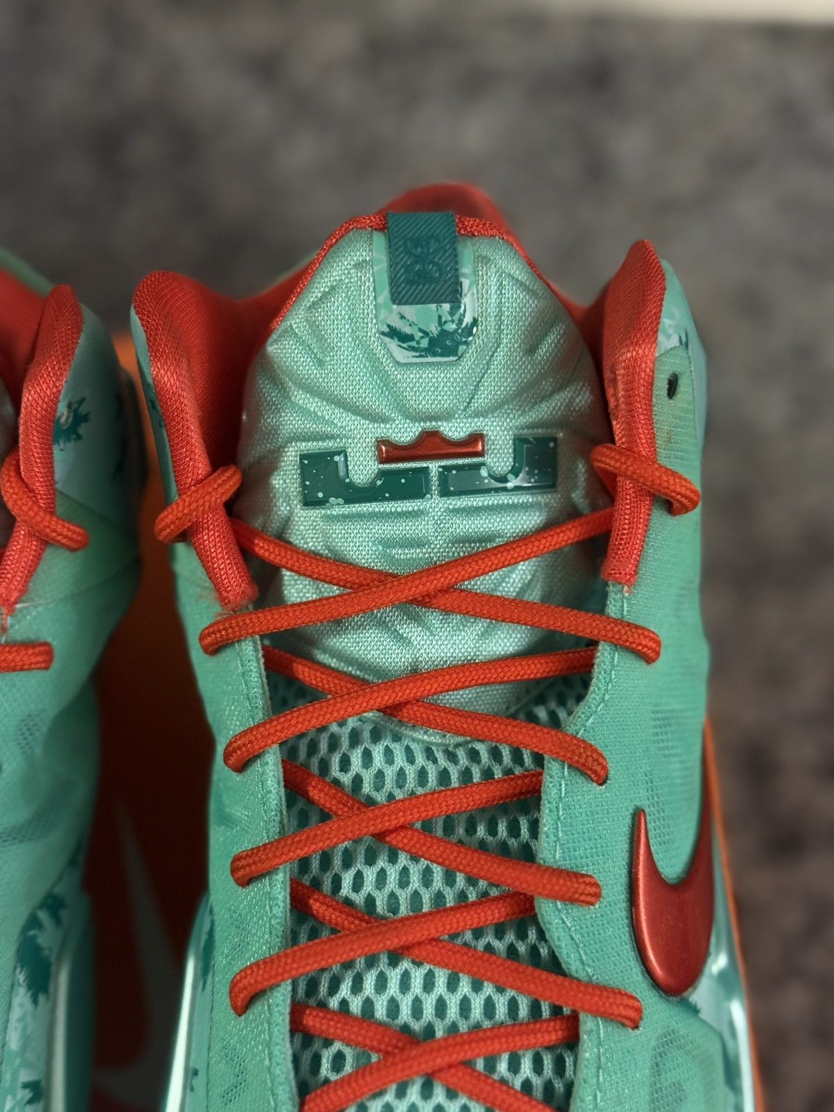 Nike 5.5Y -Nike Lebron XI 11 XMAS Christmas Arctic Green Glow Size US 5.5 / EU 38 - 5 Thumbnail