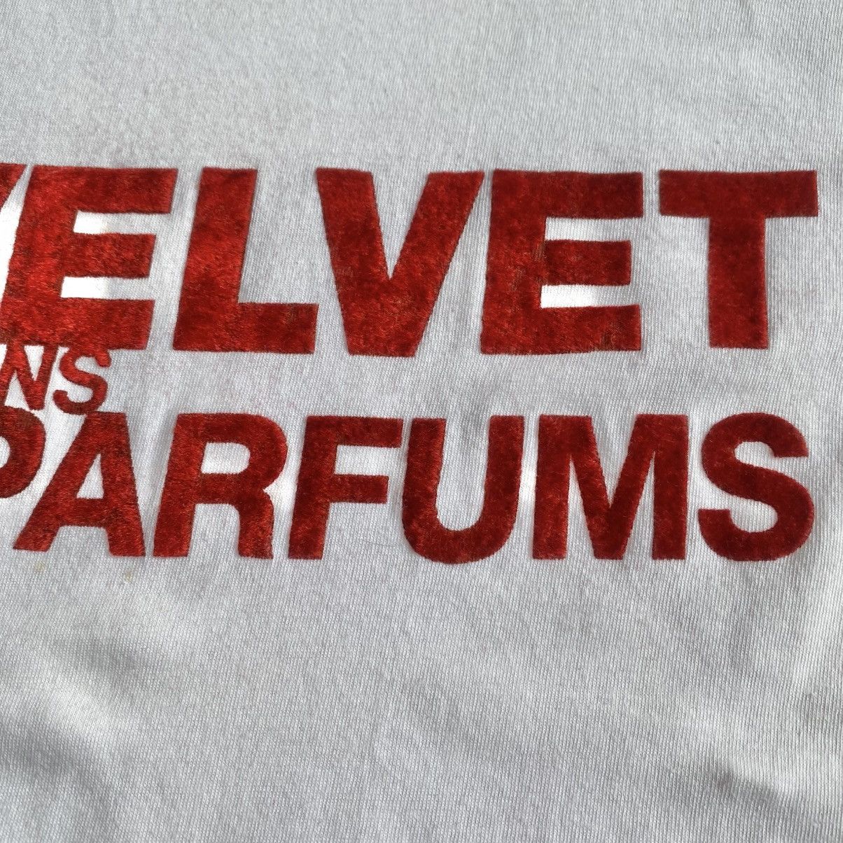 Comme des Garcons Vintage 1995 Red Velvet Parfums T Shirt Size US S / EU 44-46 / 1 - 4 Thumbnail
