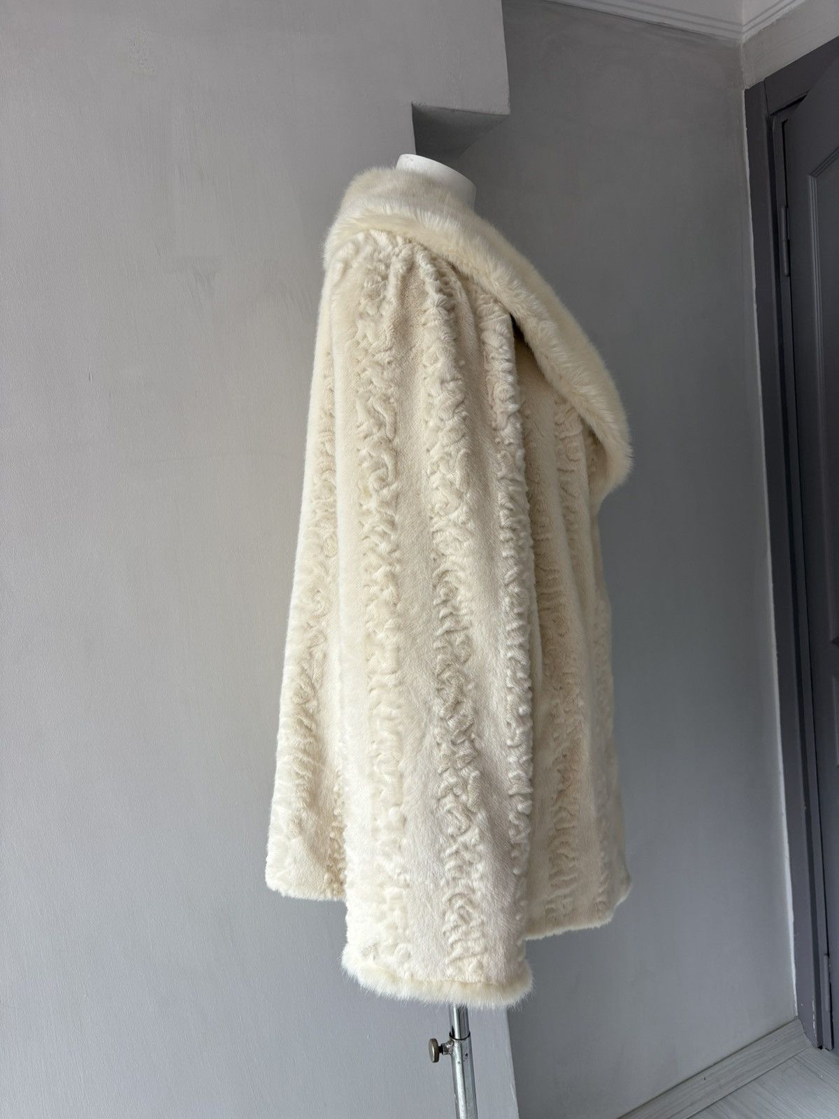 Vintage 90’s faux fur coat Size L / US 10 / IT 46 - 12 Thumbnail