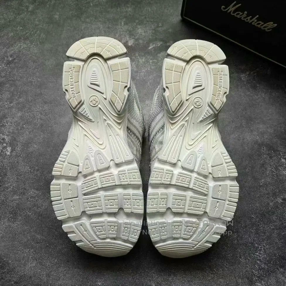 Balenciaga balenciaga phantom sneakers in used condition. Size US 9 / EU 42 - 7 Thumbnail