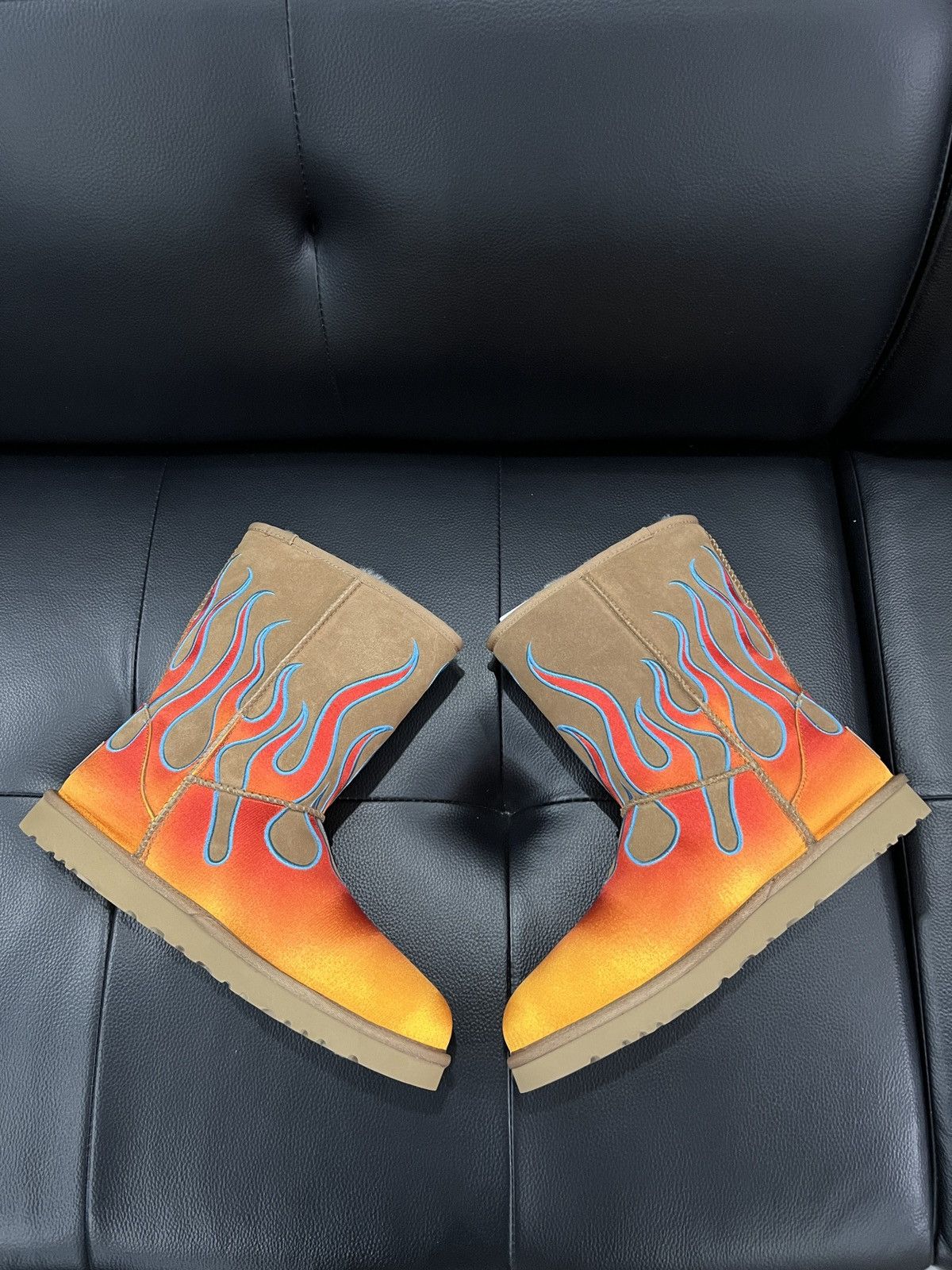 Jeremy Scott UGG by Jeremy Scott Flame Embroidered Snow Boots Size US 12 / EU 45 - 12 Thumbnail