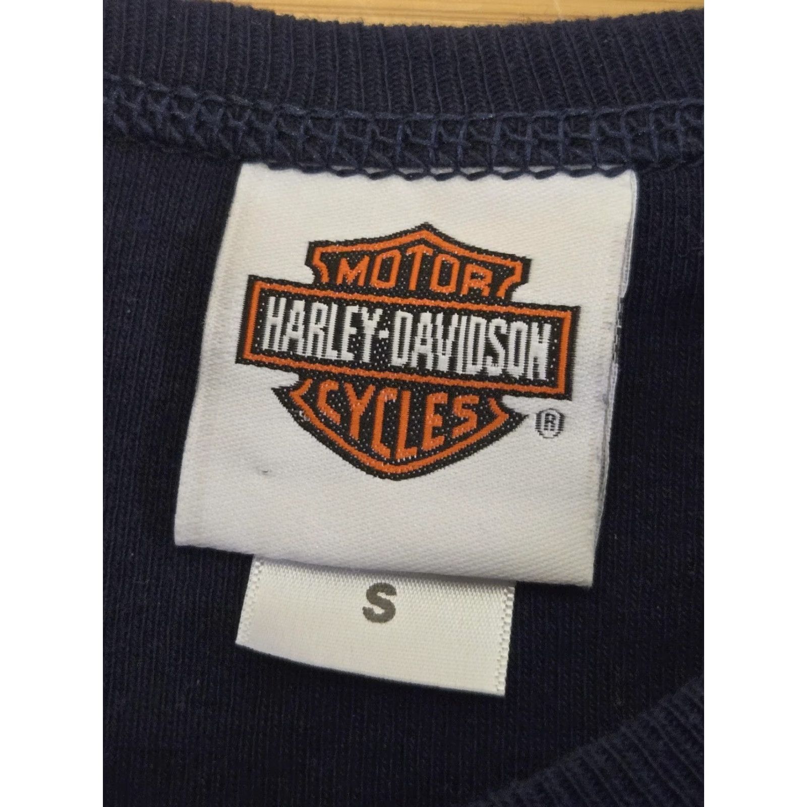 Harley Davidson VINTAGE Harley-Davidson Shirt Womens Small Blue Long Sleeve Tribal Graphic Made USA 2006 Size S / US 4 / IT 40 - 3 Thumbnail